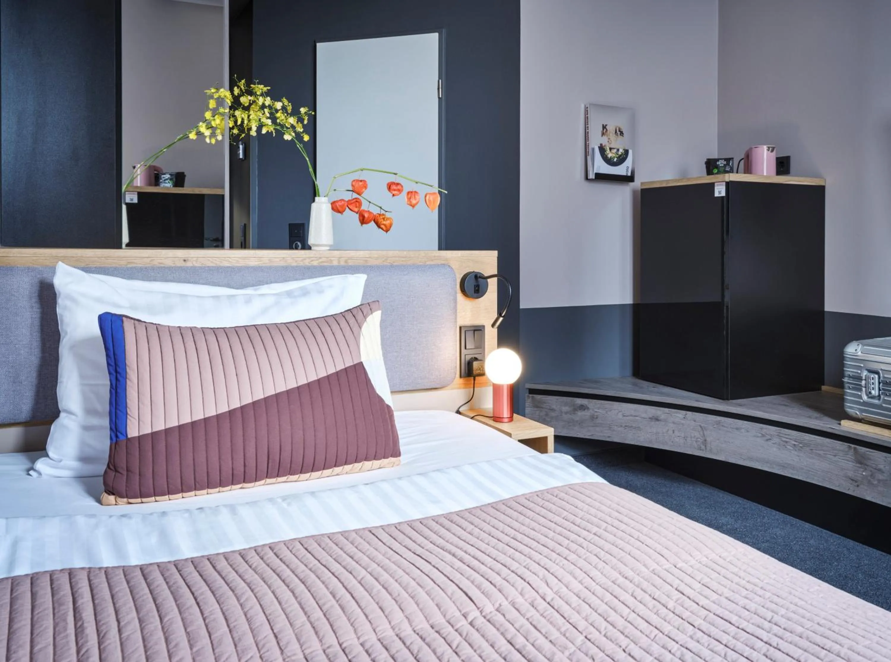 Photo of the whole room, Bed in Flemings Hotel Frankfurt-Central