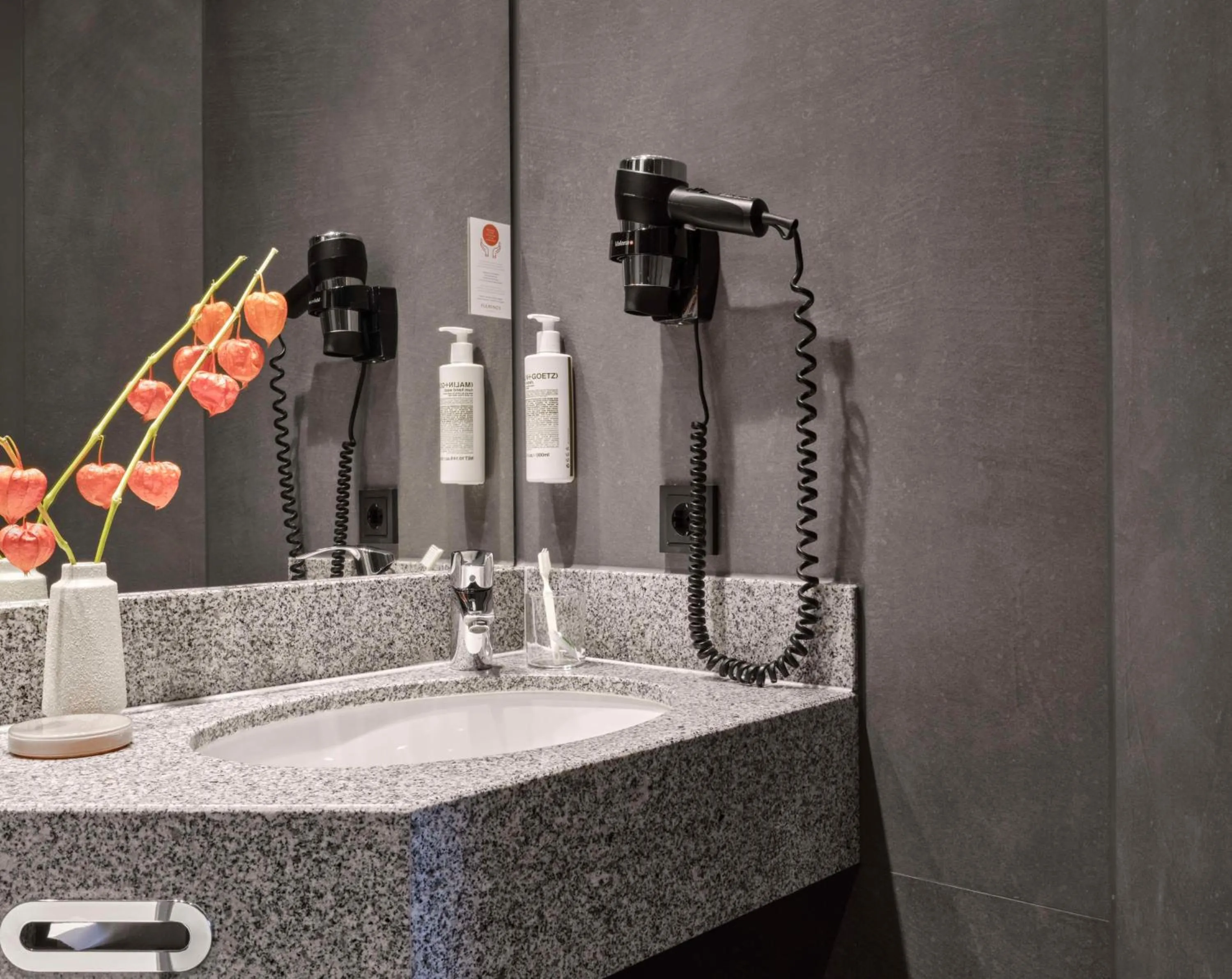 Bathroom in Flemings Hotel Frankfurt-Central