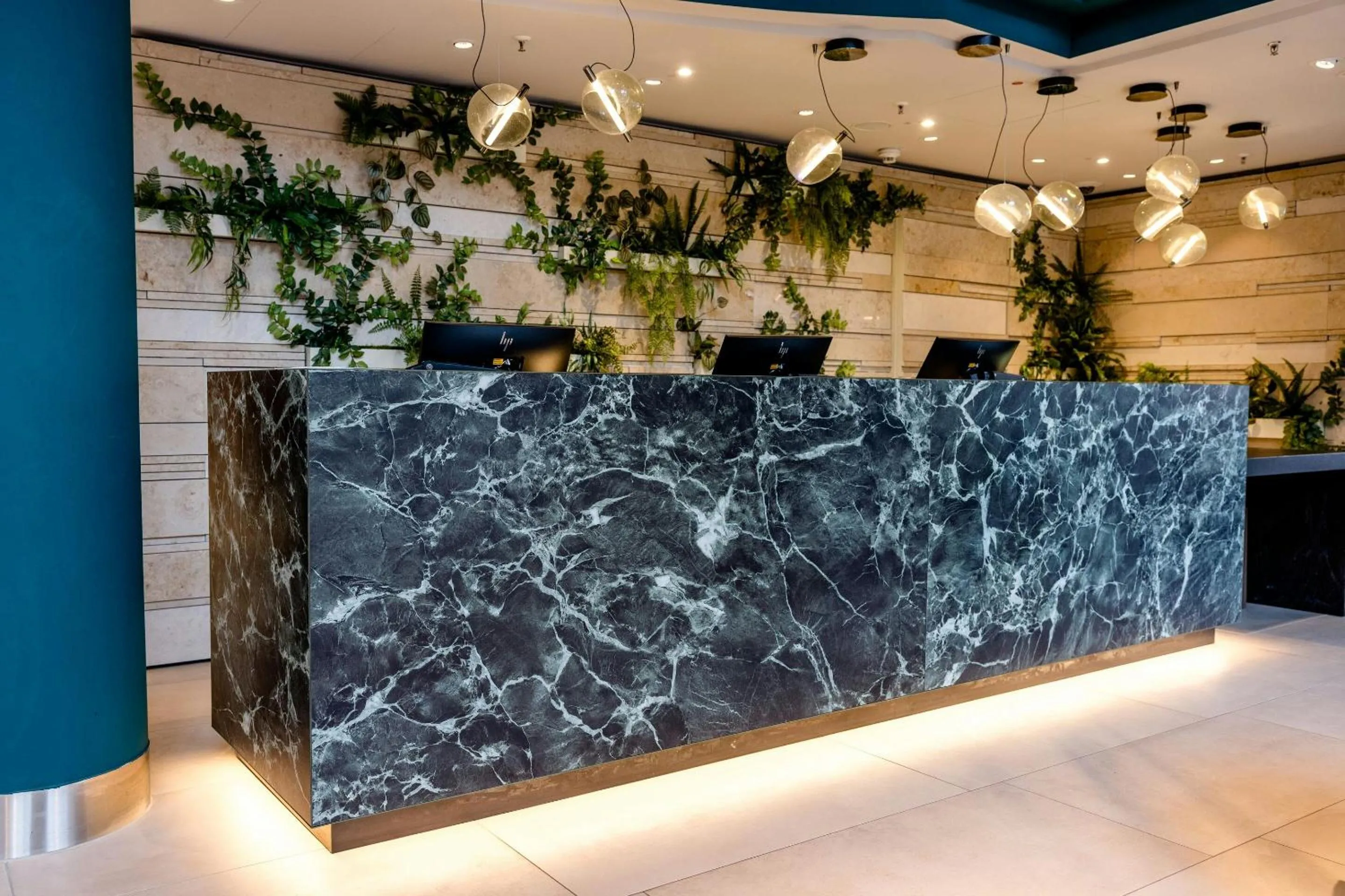 Lobby or reception in Motel One Frankfurt-Hauptbahnhof