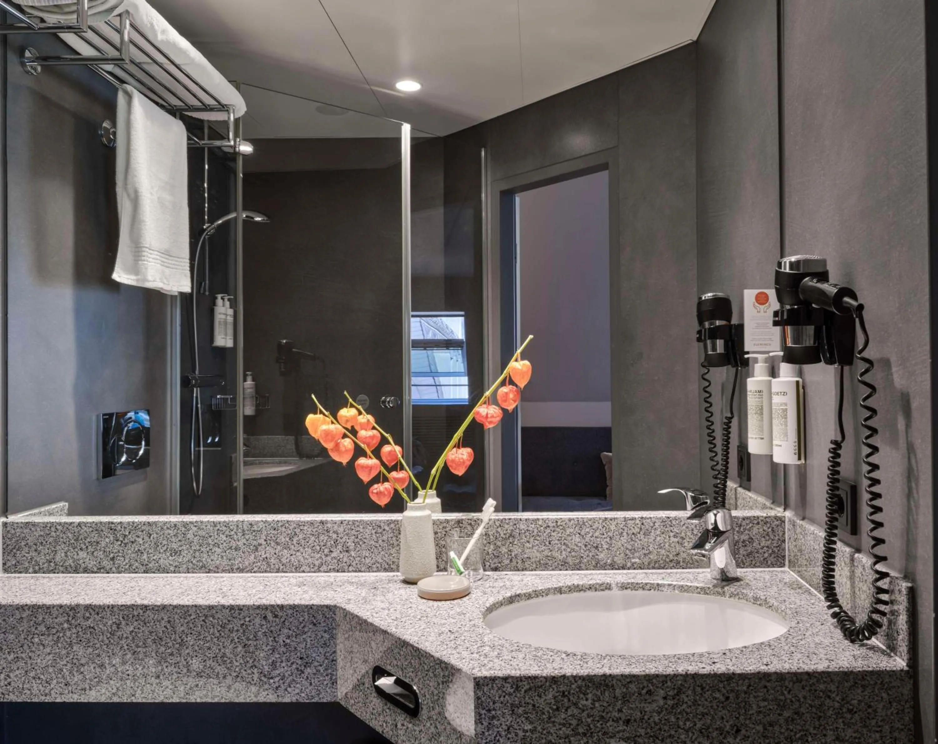 Bathroom in Flemings Hotel Frankfurt-Central