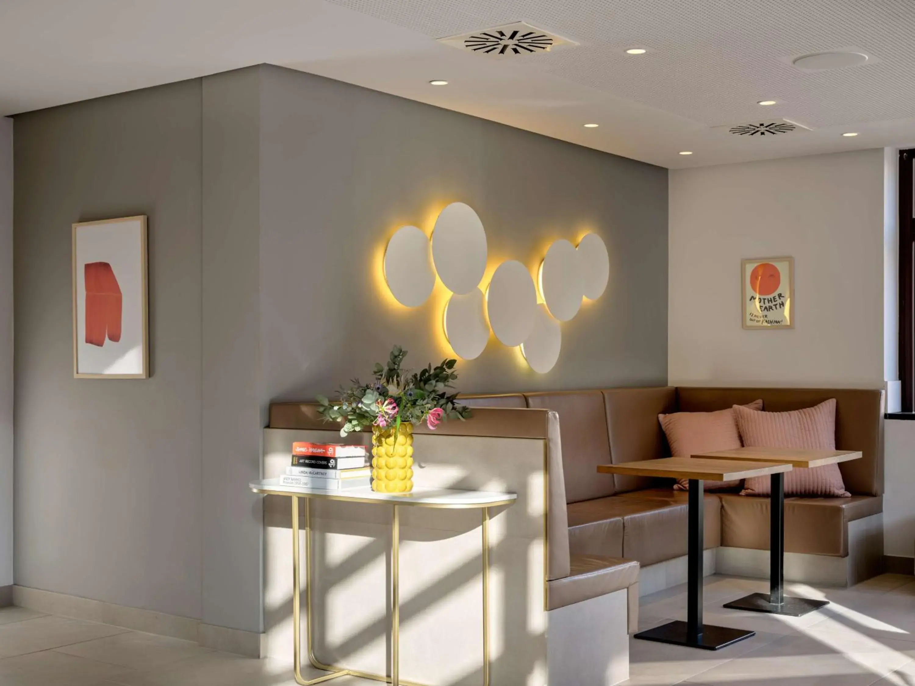 Lobby or reception in Flemings Hotel Frankfurt-Central Lobby or reception in Flemings Hotel Frankfurt-Central