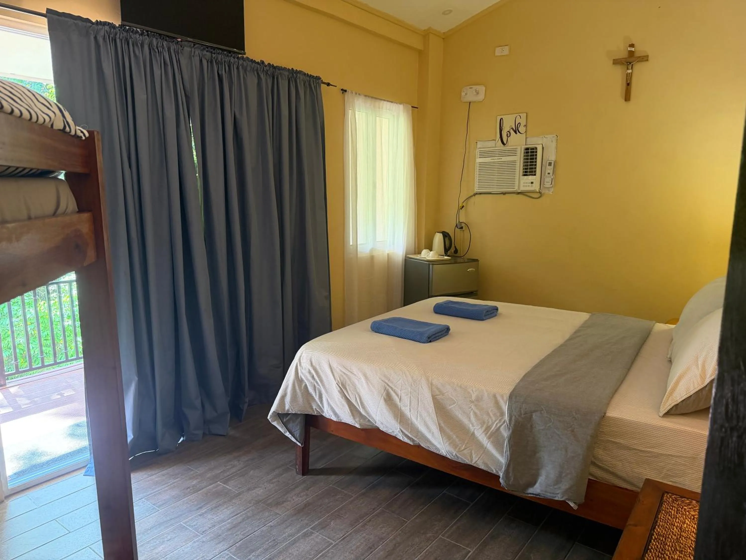 Bed in Pulangbato Falls Mountain Resort