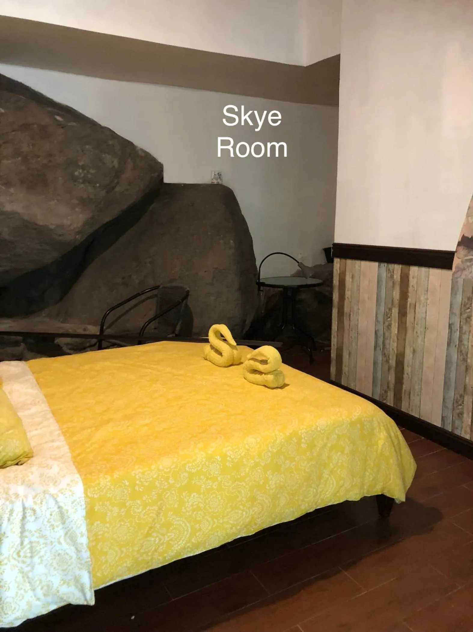 Bed in Pulangbato Falls Mountain Resort
