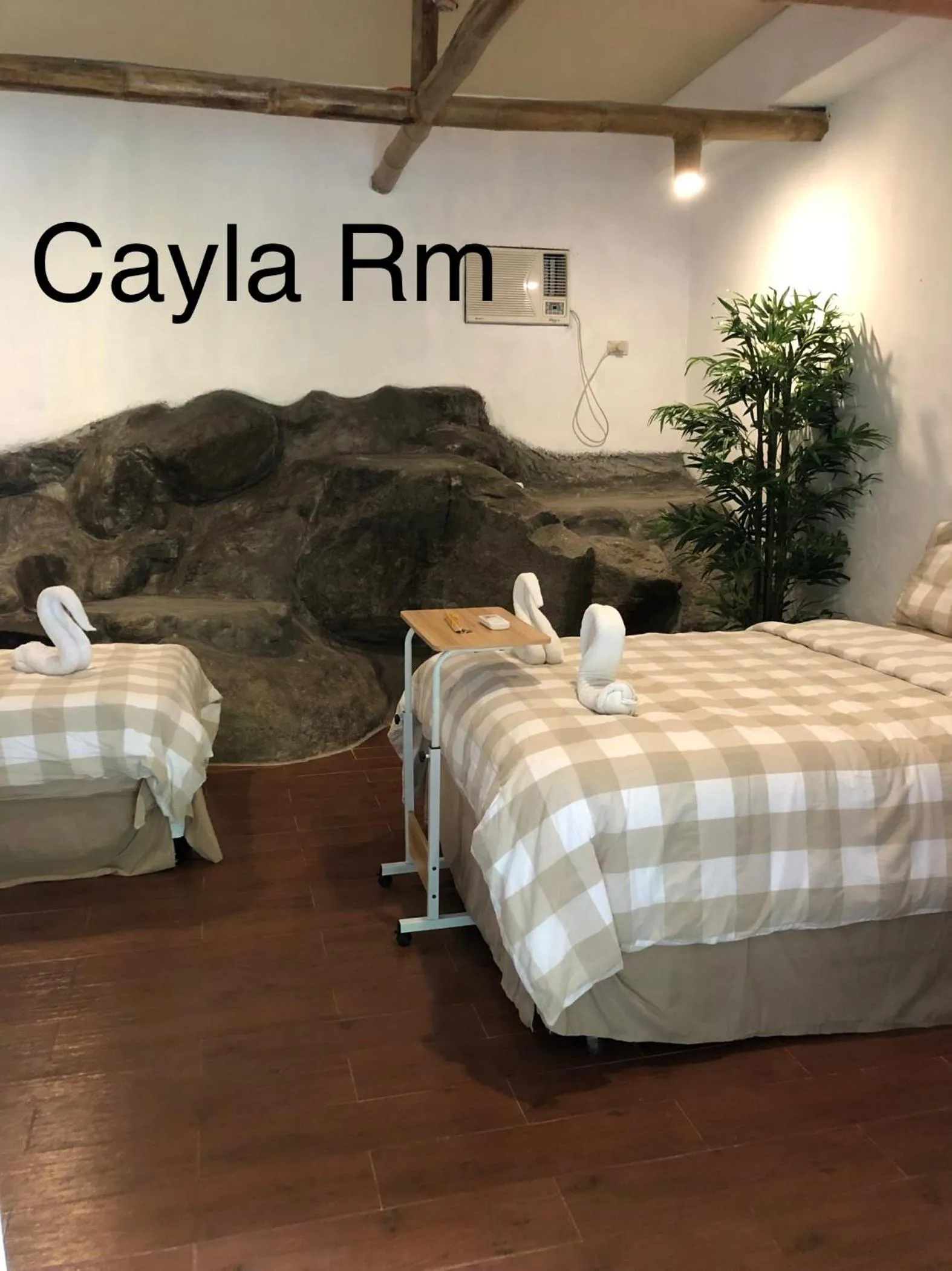 Bed in Pulangbato Falls Mountain Resort