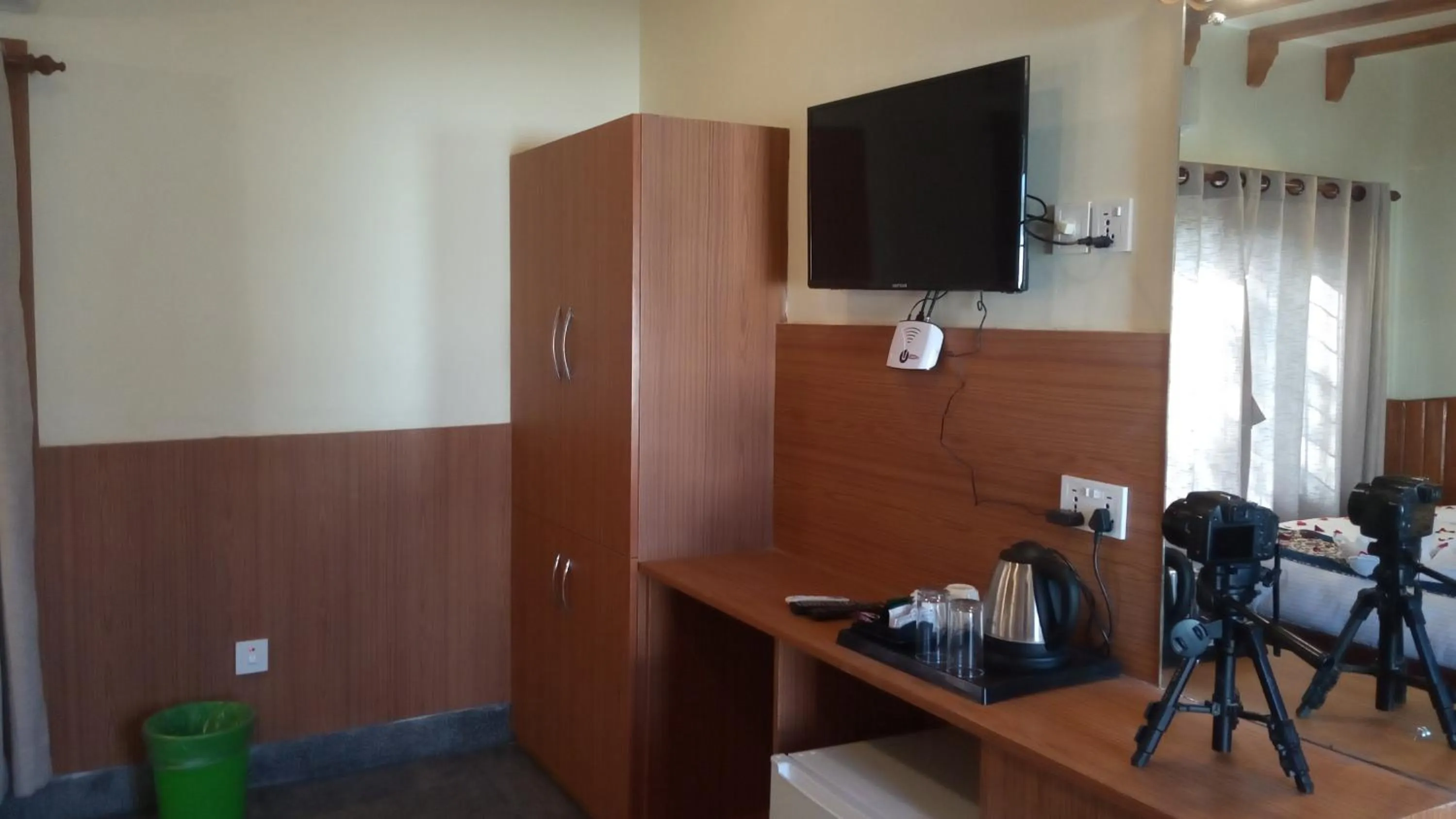 Communal lounge/ TV room in Babai Resort Pvt Ltd