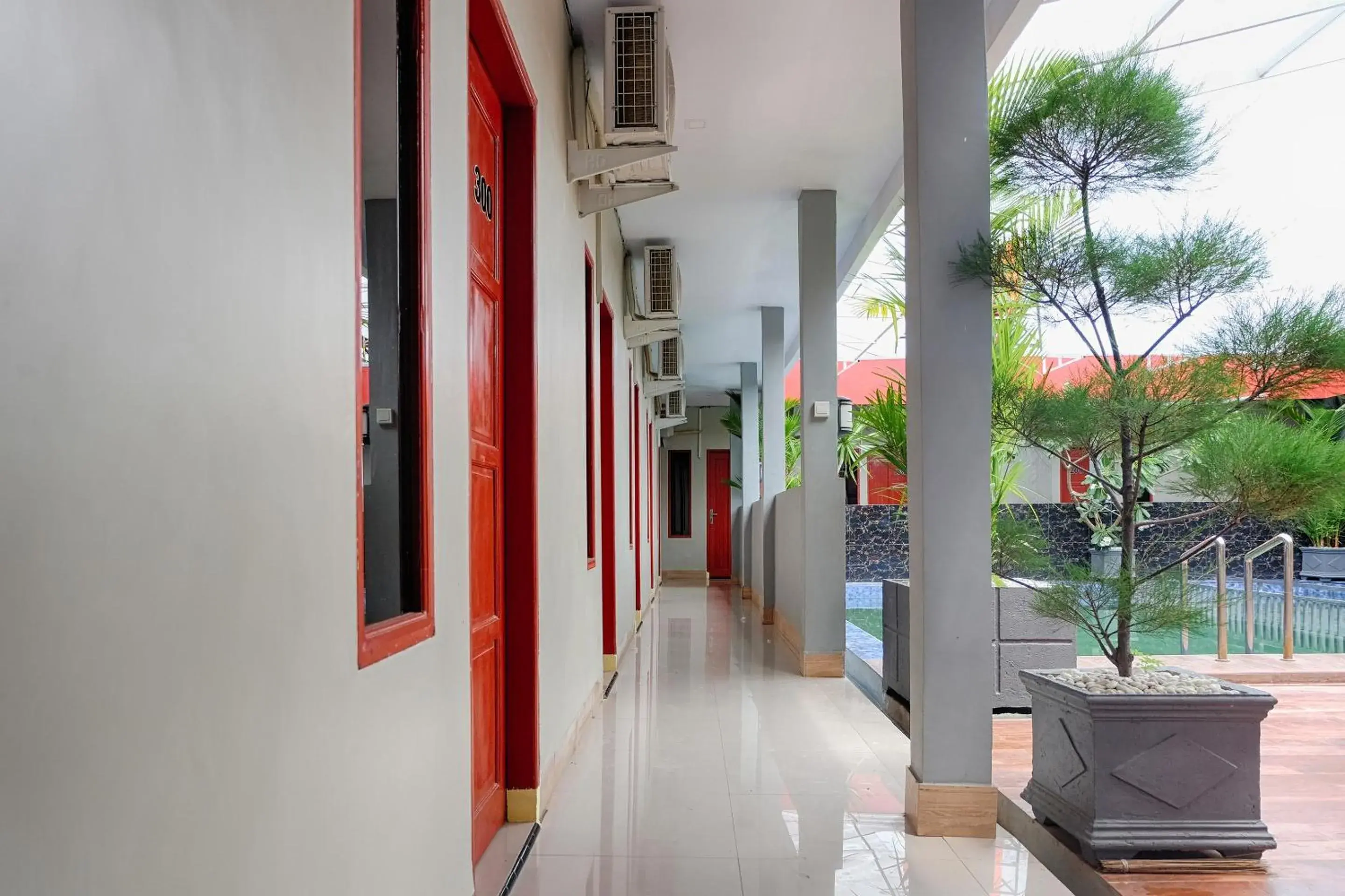 Lobby or reception in Hotel O Jinan Makassar Lobby or reception in Hotel O Jinan Makassar