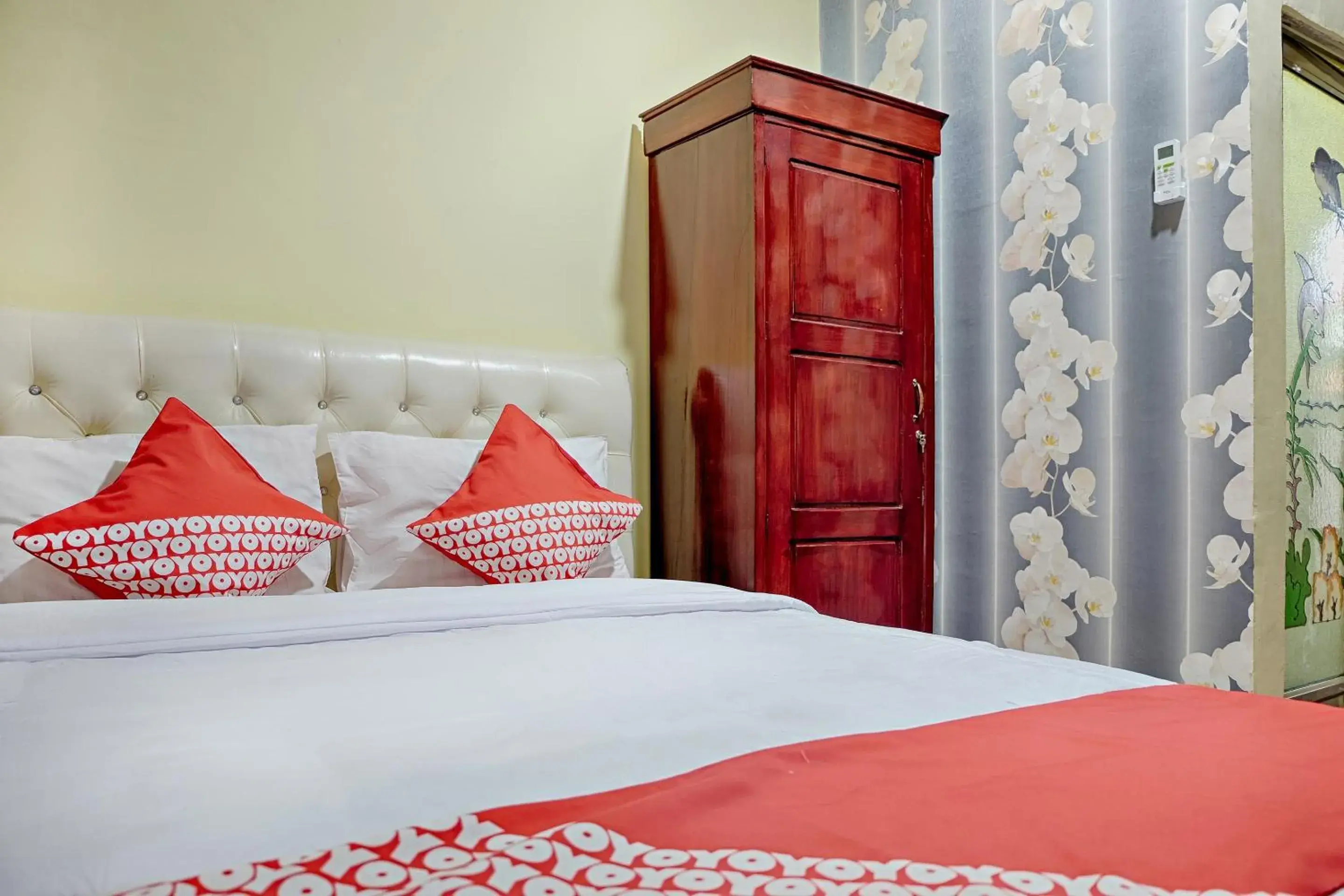 Bedroom, Bed in Hotel O Jinan Makassar Bedroom, Bed in Hotel O Jinan Makassar