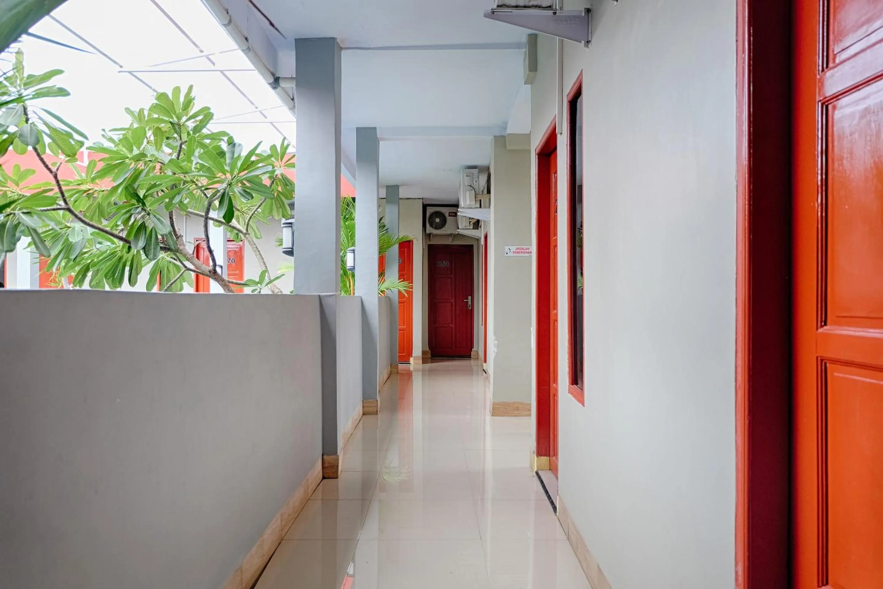 Lobby or reception in Hotel O Jinan Makassar