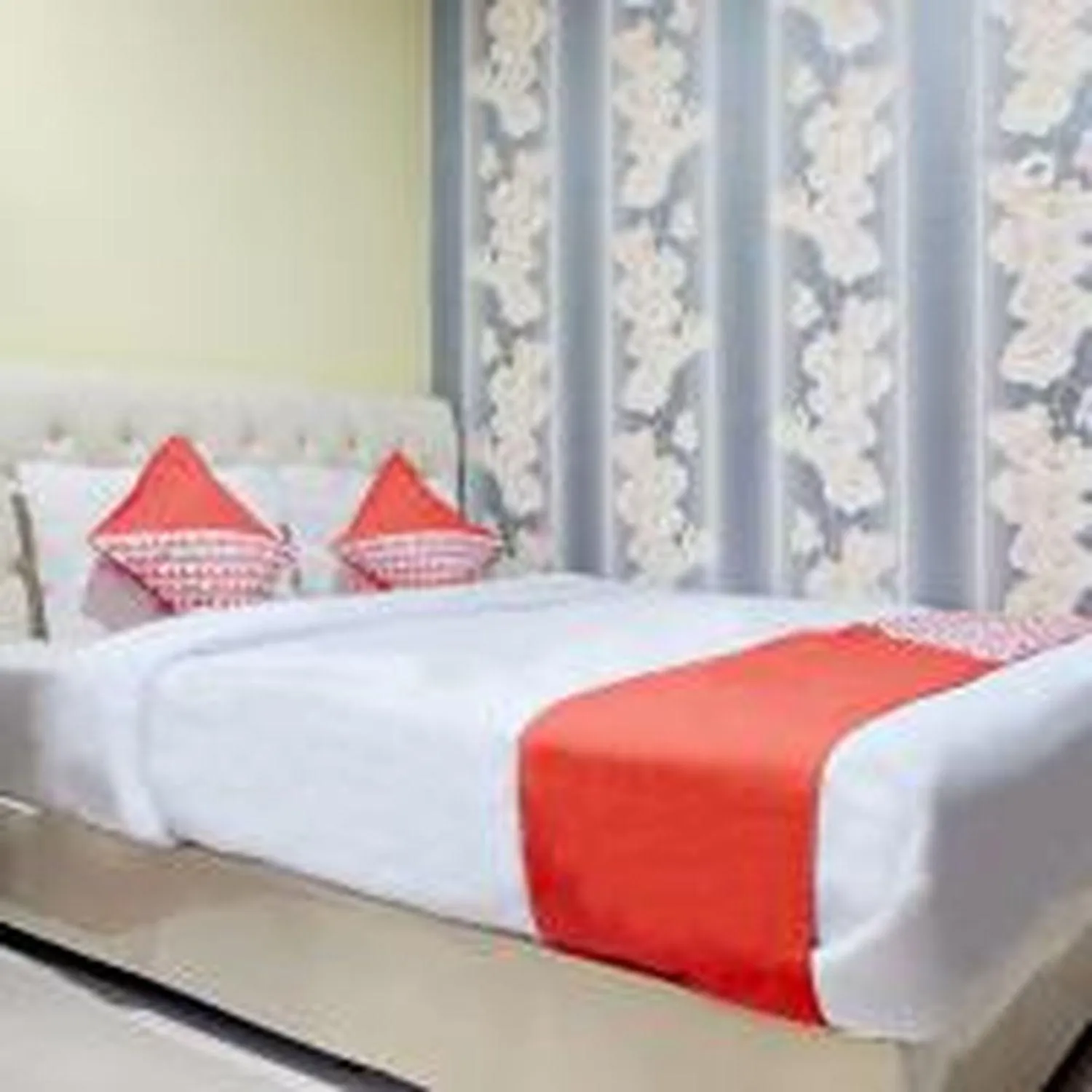 Bedroom, Bed in Hotel O Jinan Makassar