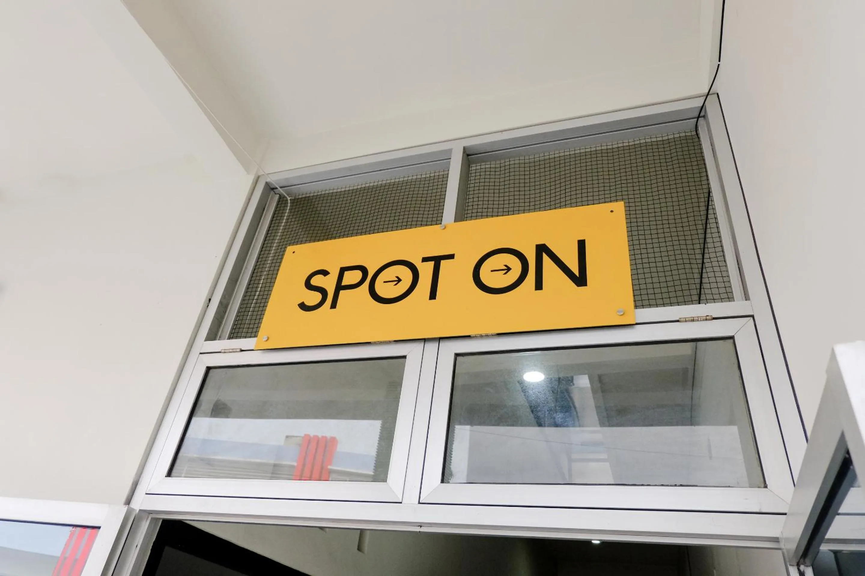 Property building in SPOT ON 2723 Gatsu Kost