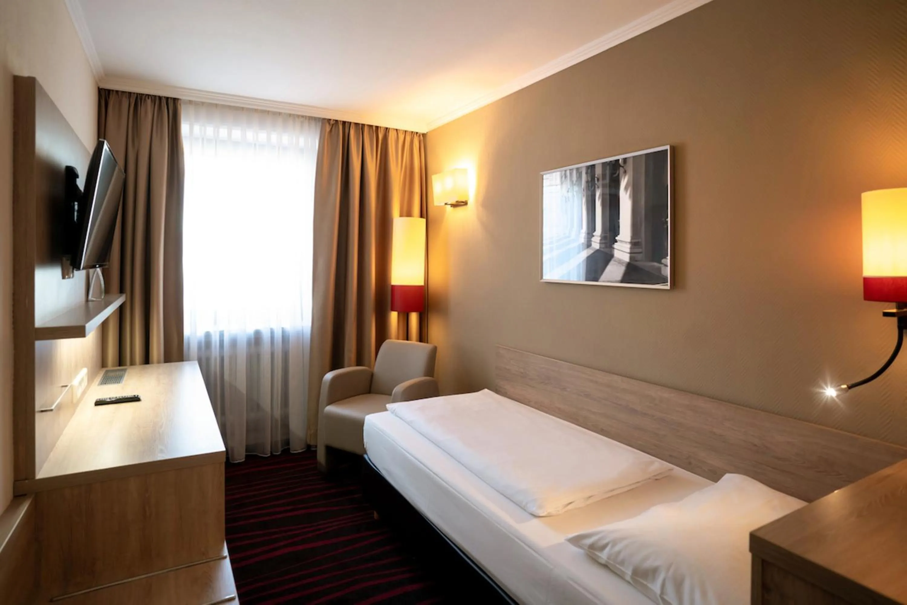 Photo of the whole room, Bed in Europäischer Hof