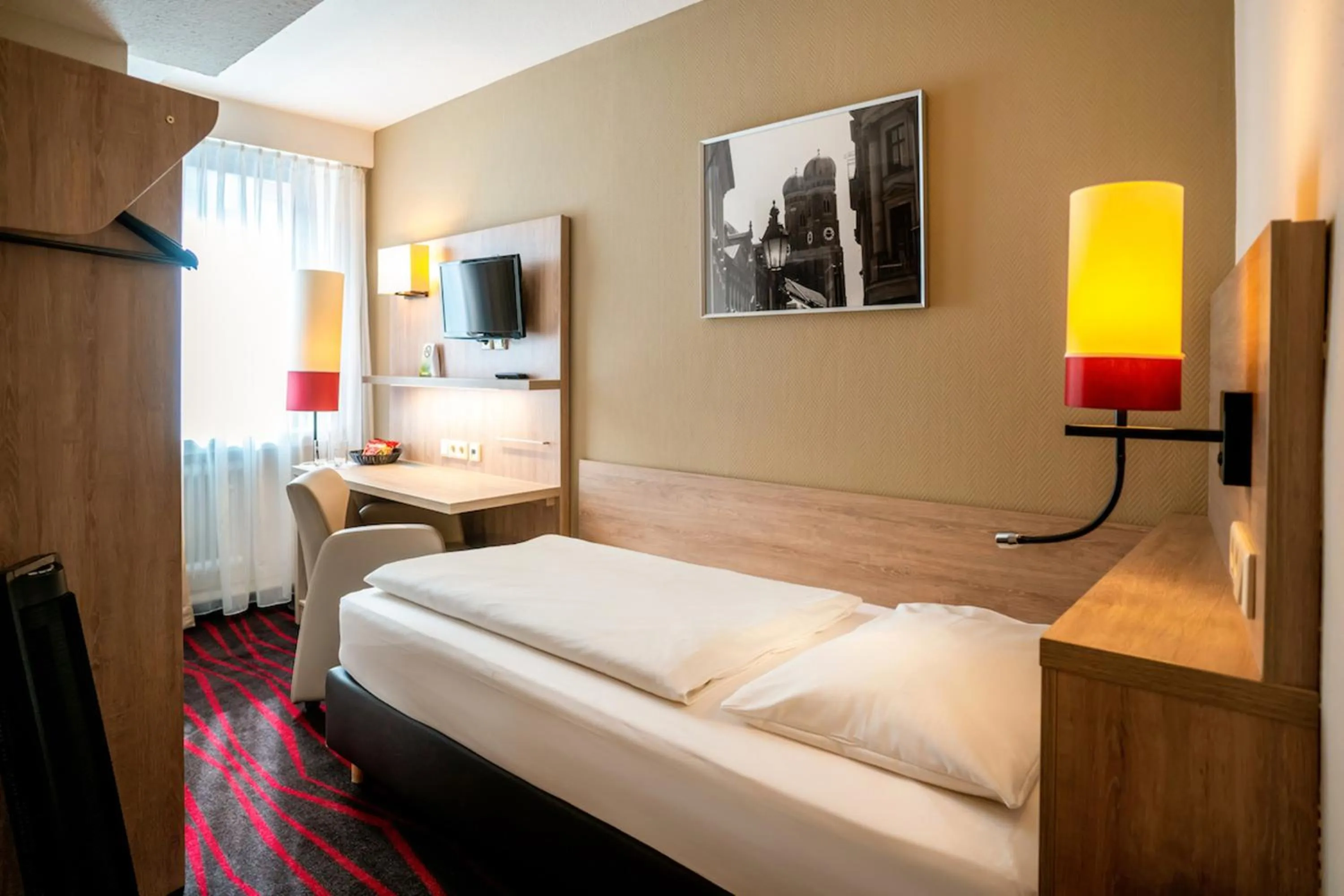 Photo of the whole room, Bed in Europäischer Hof