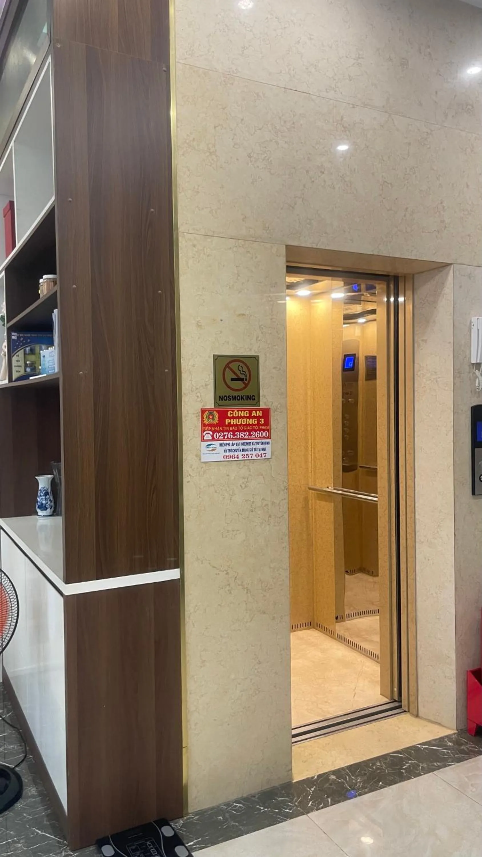 elevator in GOLD CITY Hotel