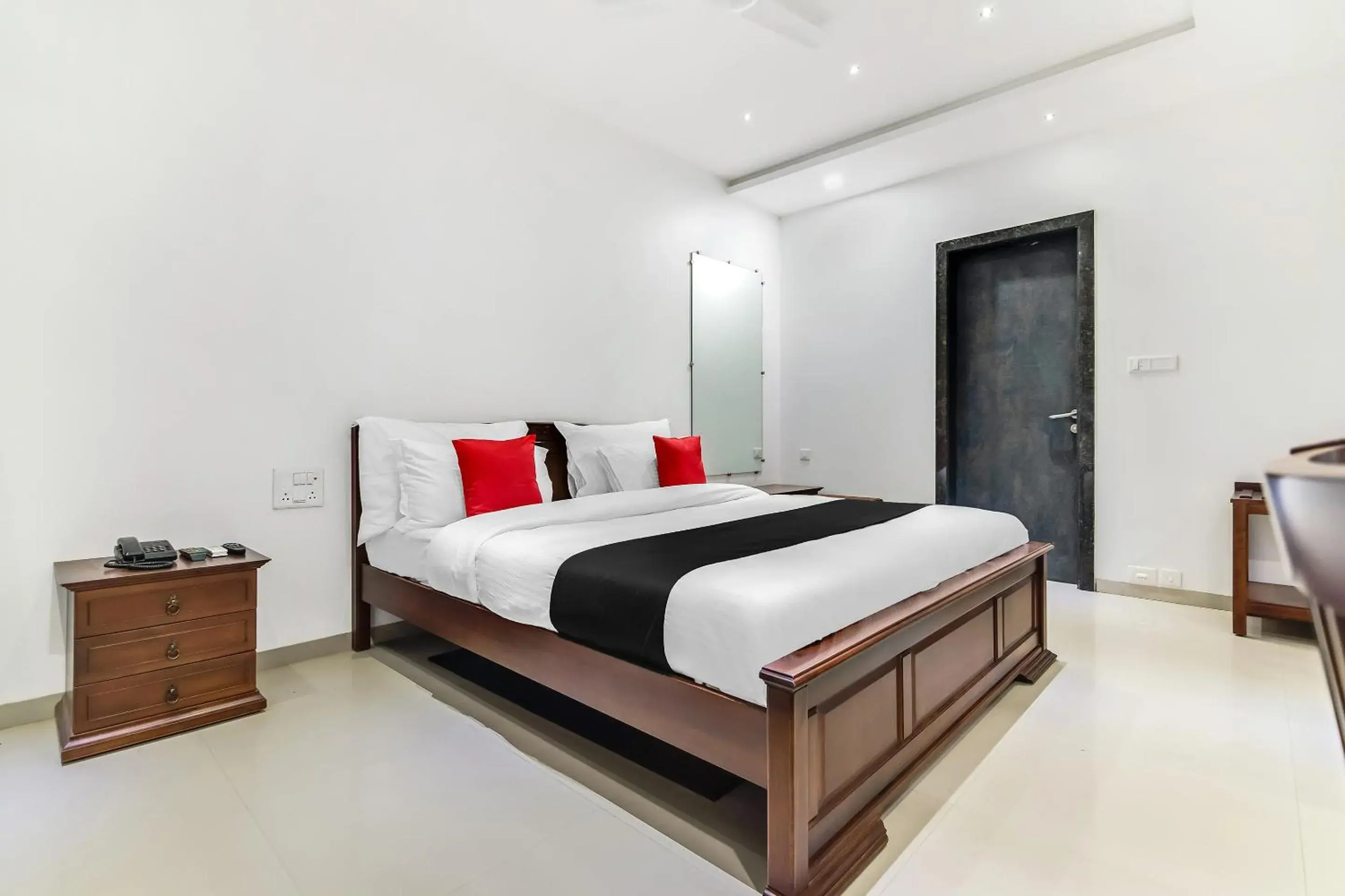 King Room in Sapphero Resorts King Room in Sapphero Resorts