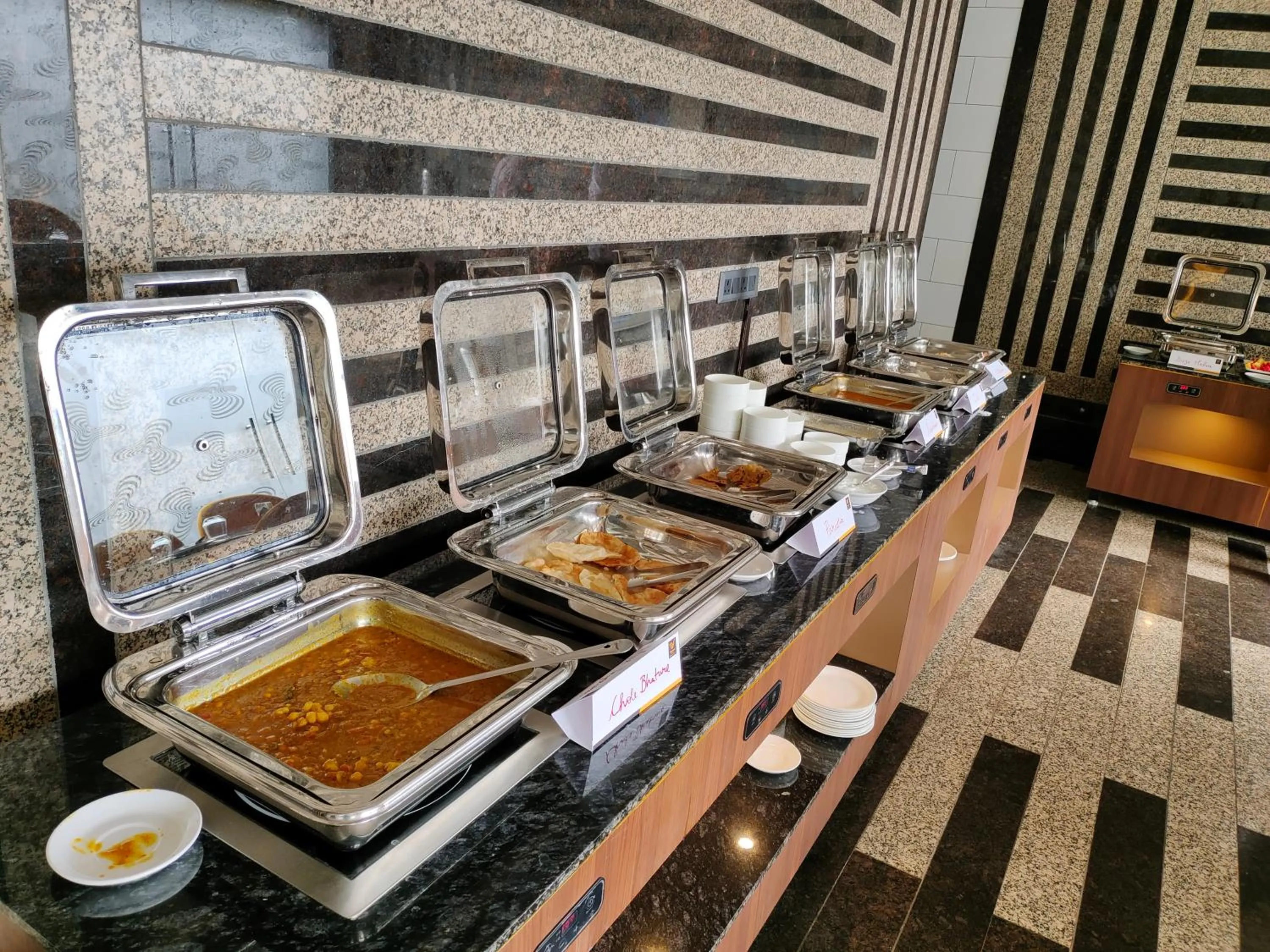 Buffet breakfast in Sapphero Resorts