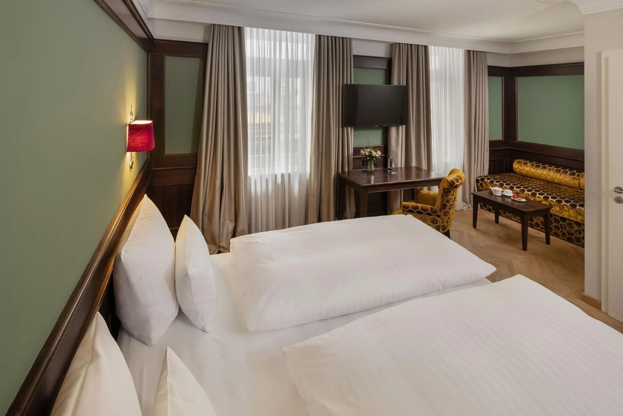 Bed in Eden Hotel Wolff