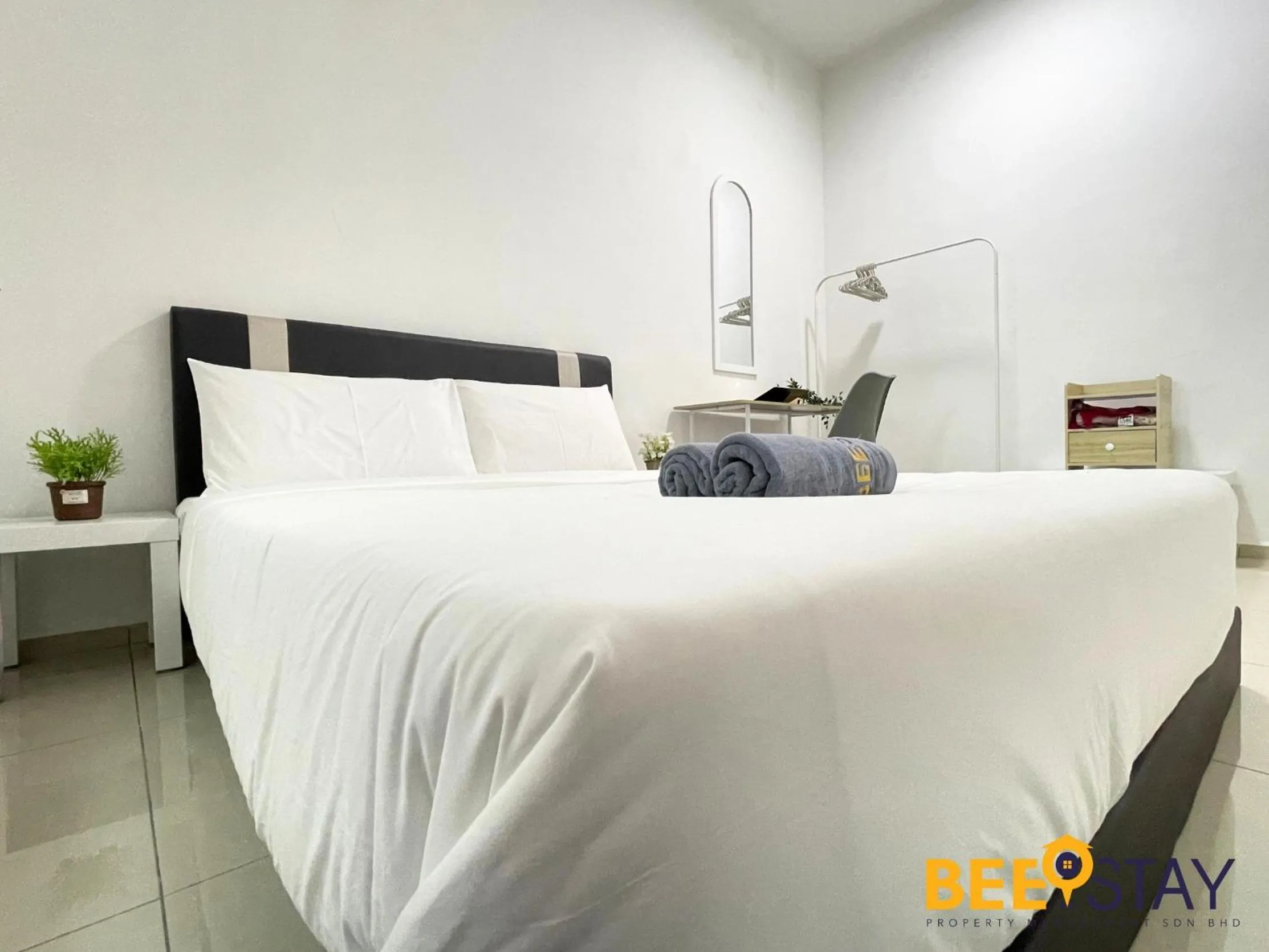 Photo of the whole room, Bed in KLIA Ehsan Residences Sepang Nilai