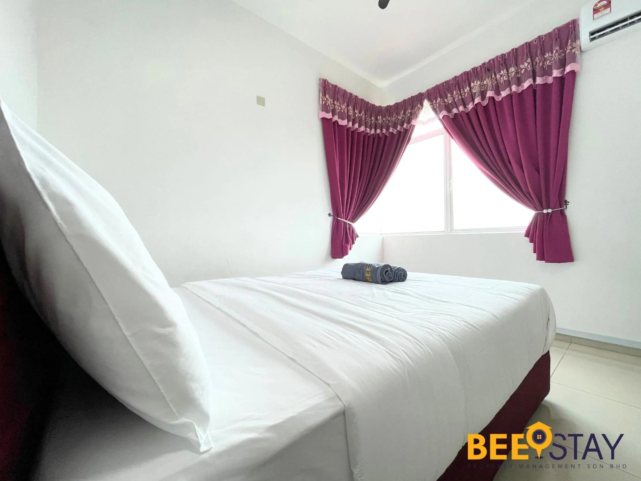 Photo of the whole room, Bed in KLIA Ehsan Residences Sepang Nilai