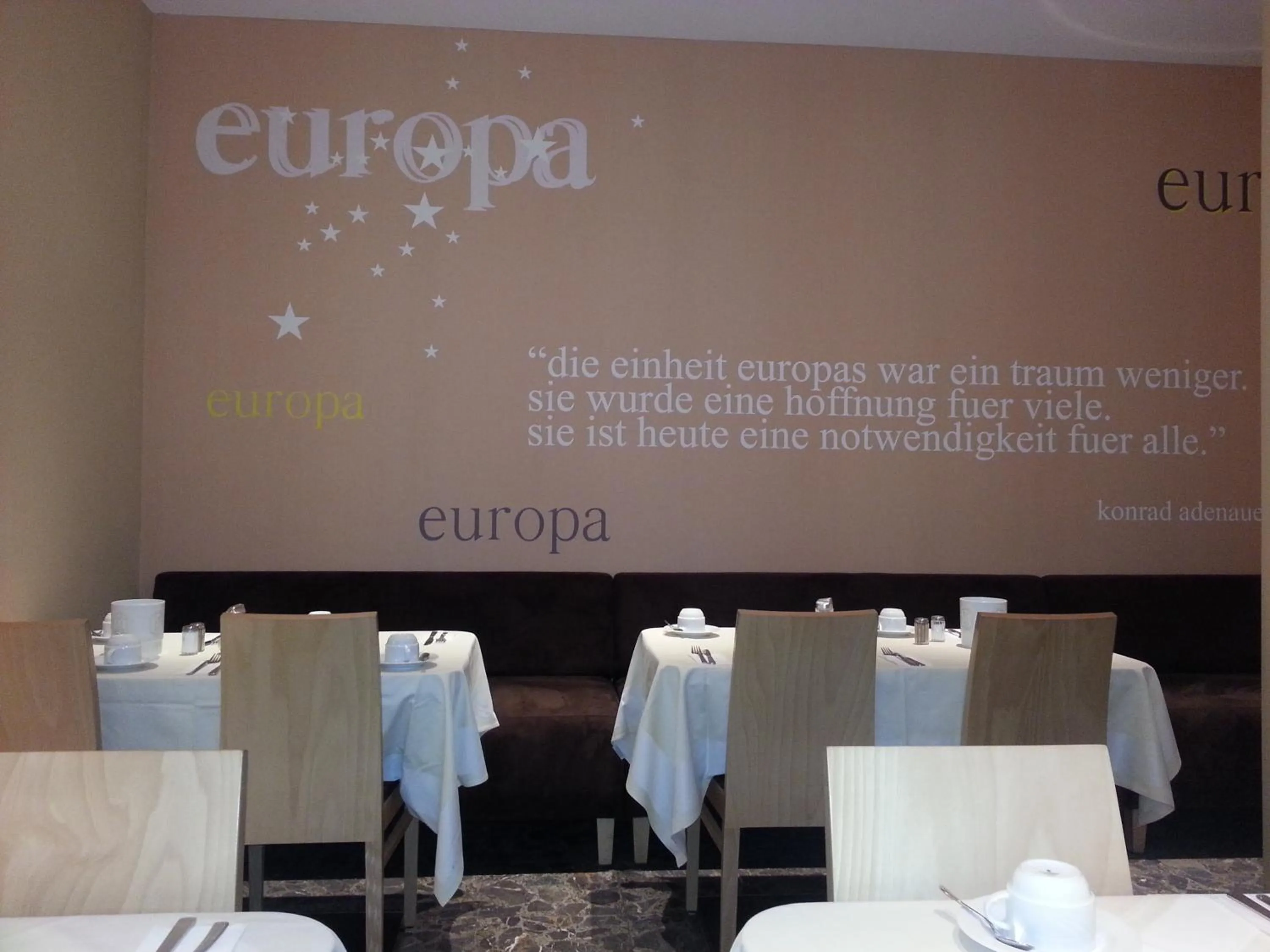 Restaurant/places to eat in Hotel Europa Life