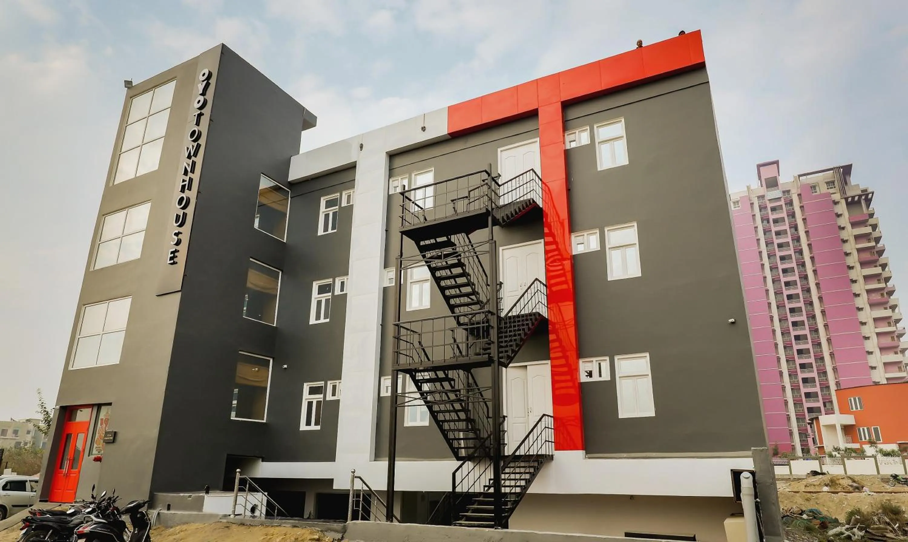 Facade/entrance in Townhouse Siddharth Vihar Ghaziabad