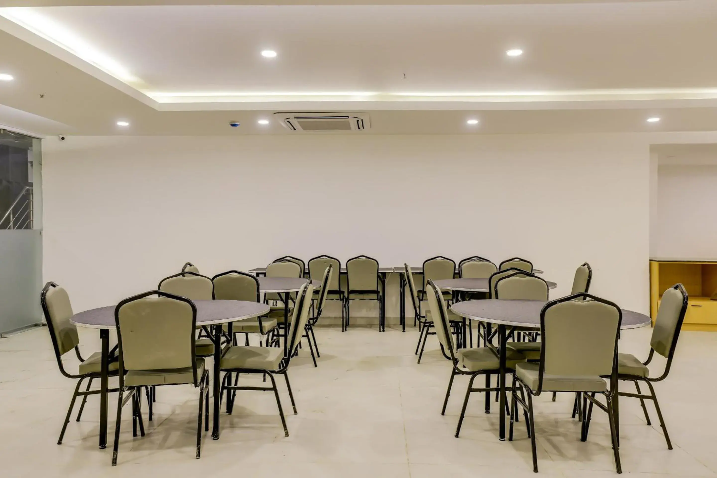 Restaurant/places to eat in Townhouse Siddharth Vihar Ghaziabad Restaurant/places to eat in Townhouse Siddharth Vihar Ghaziabad