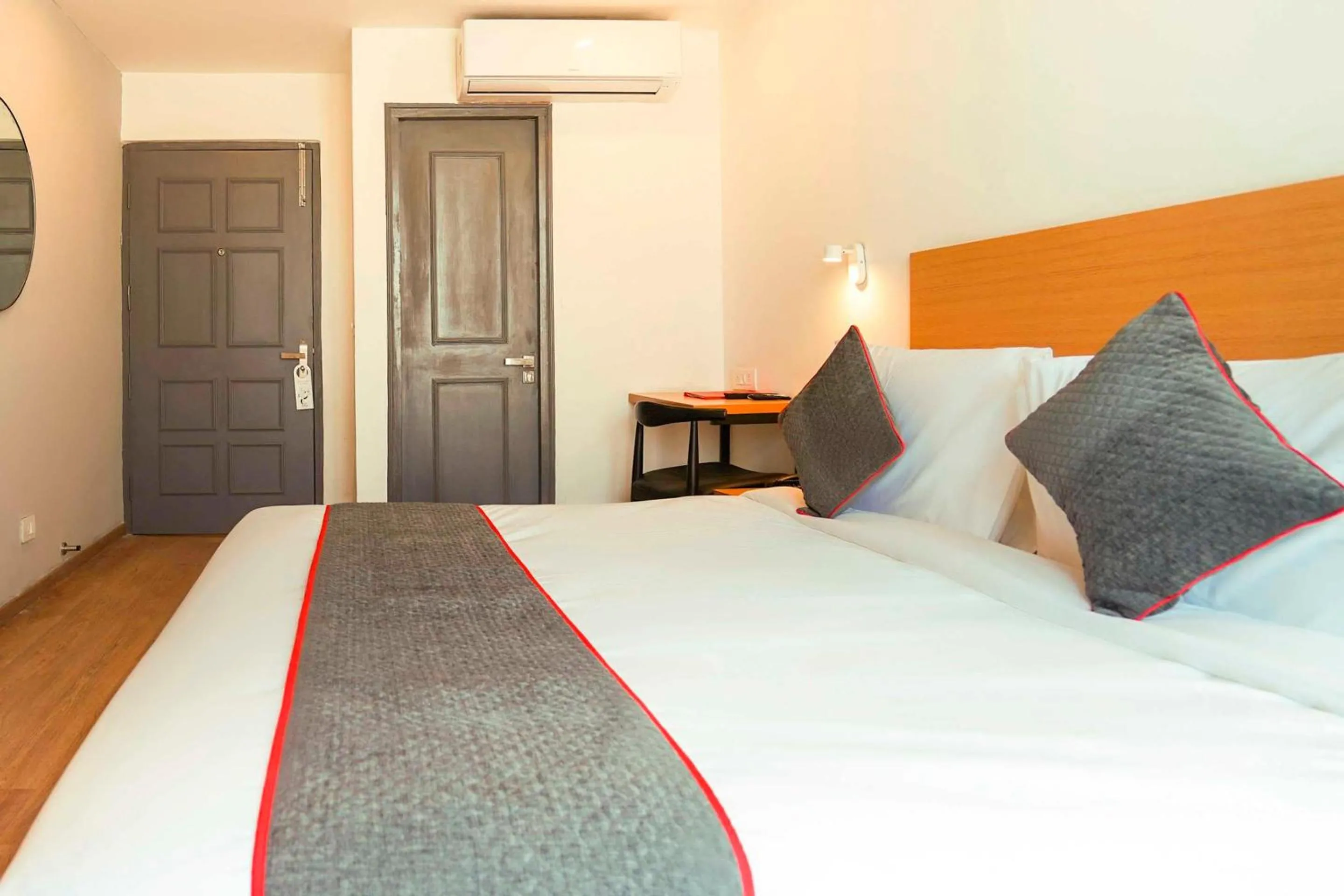Bedroom, Bed in FabHotel F9 Sector 121
