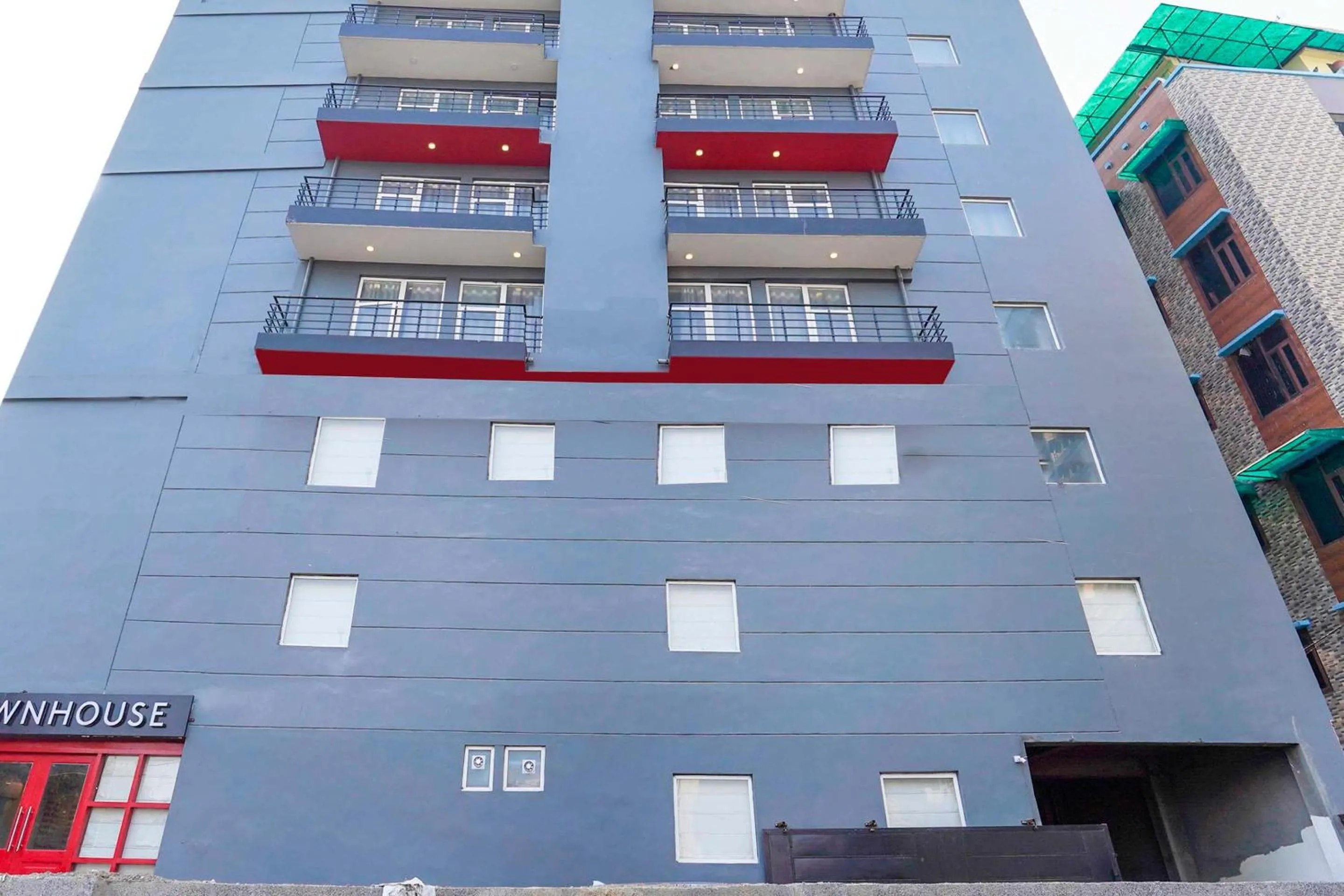 Facade/entrance in FabHotel F9 Sector 121