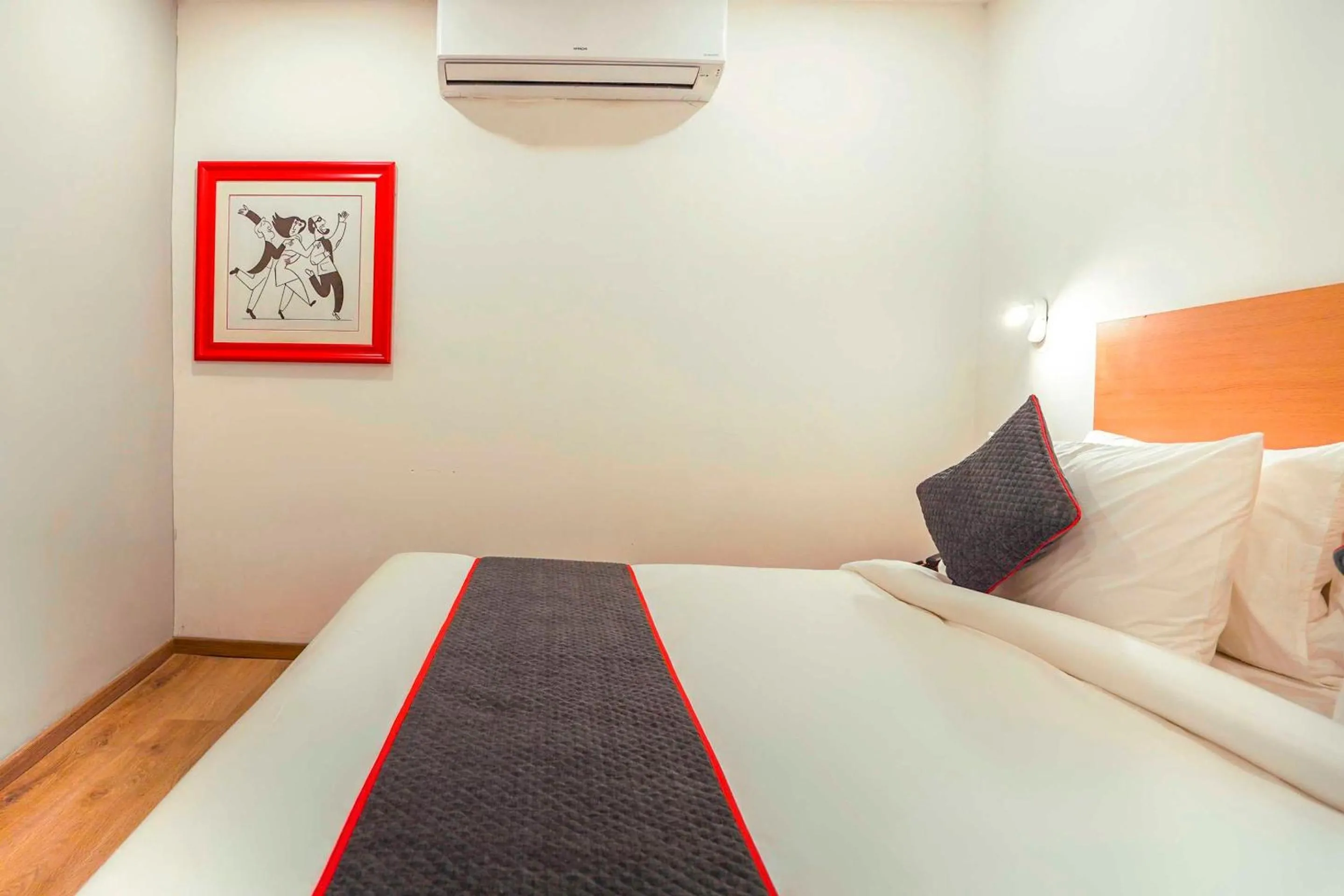 Bedroom, Bed in FabHotel F9 Sector 121