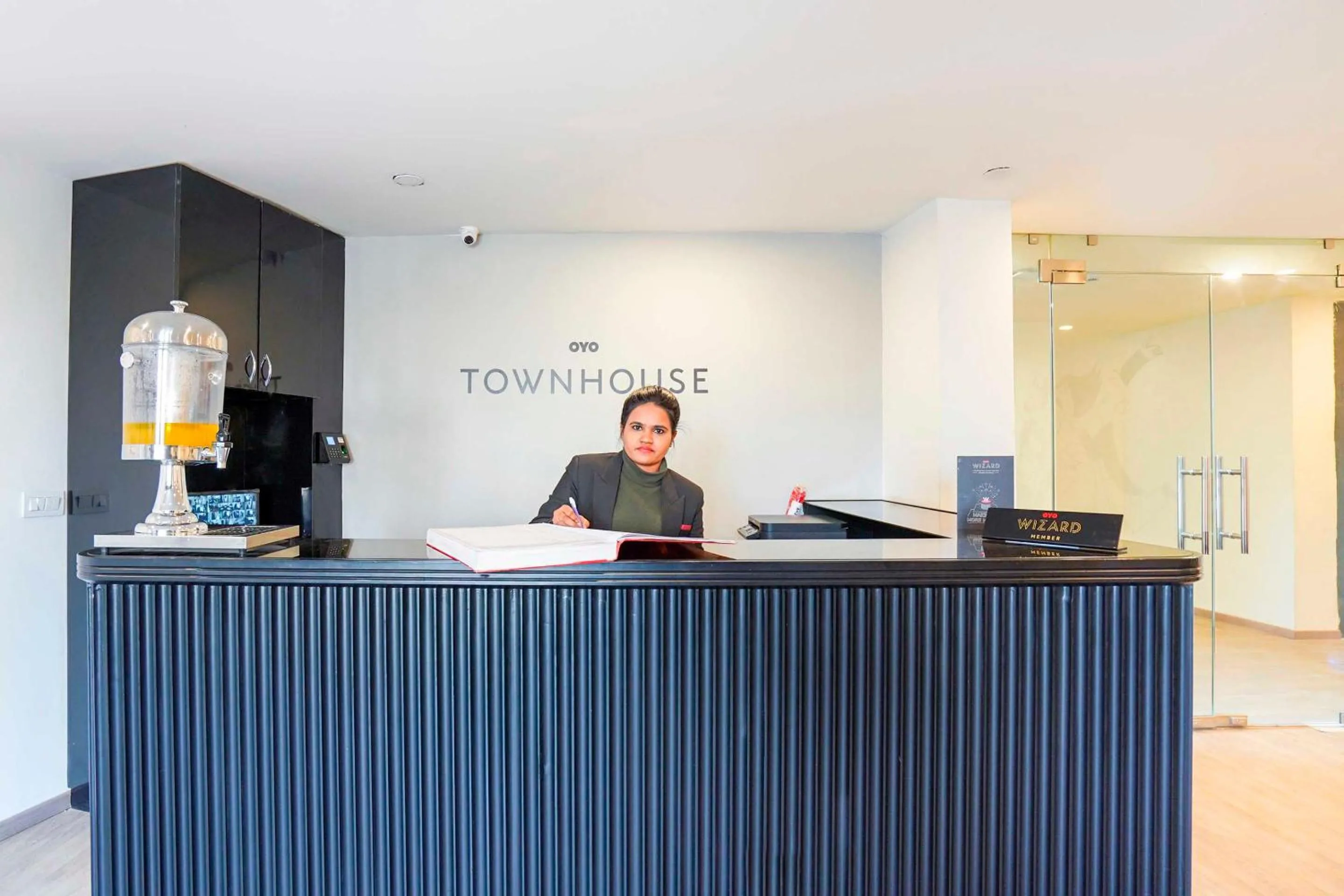Lobby or reception in FabHotel F9 Sector 121