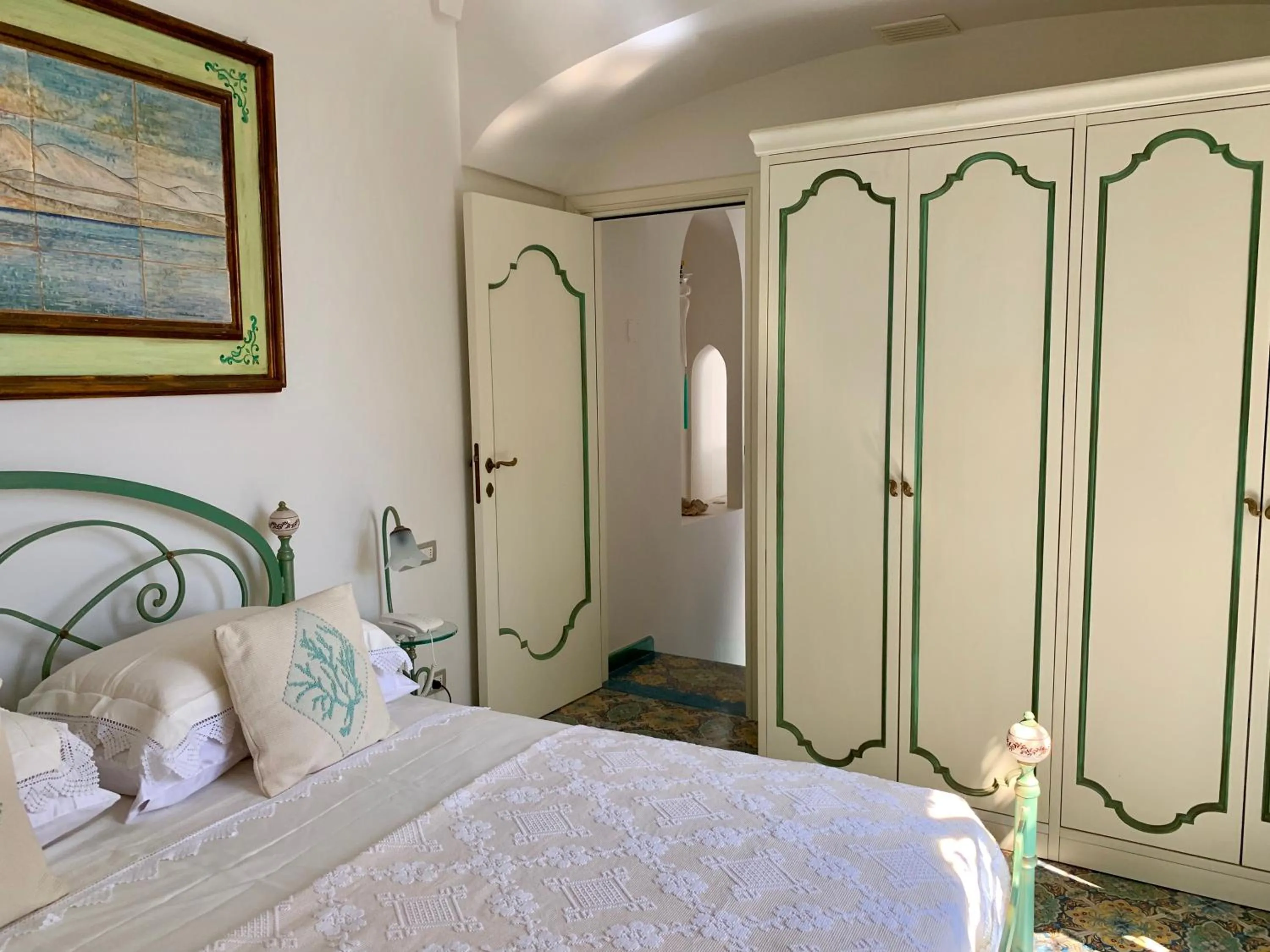 Bed in Villa Le Baste