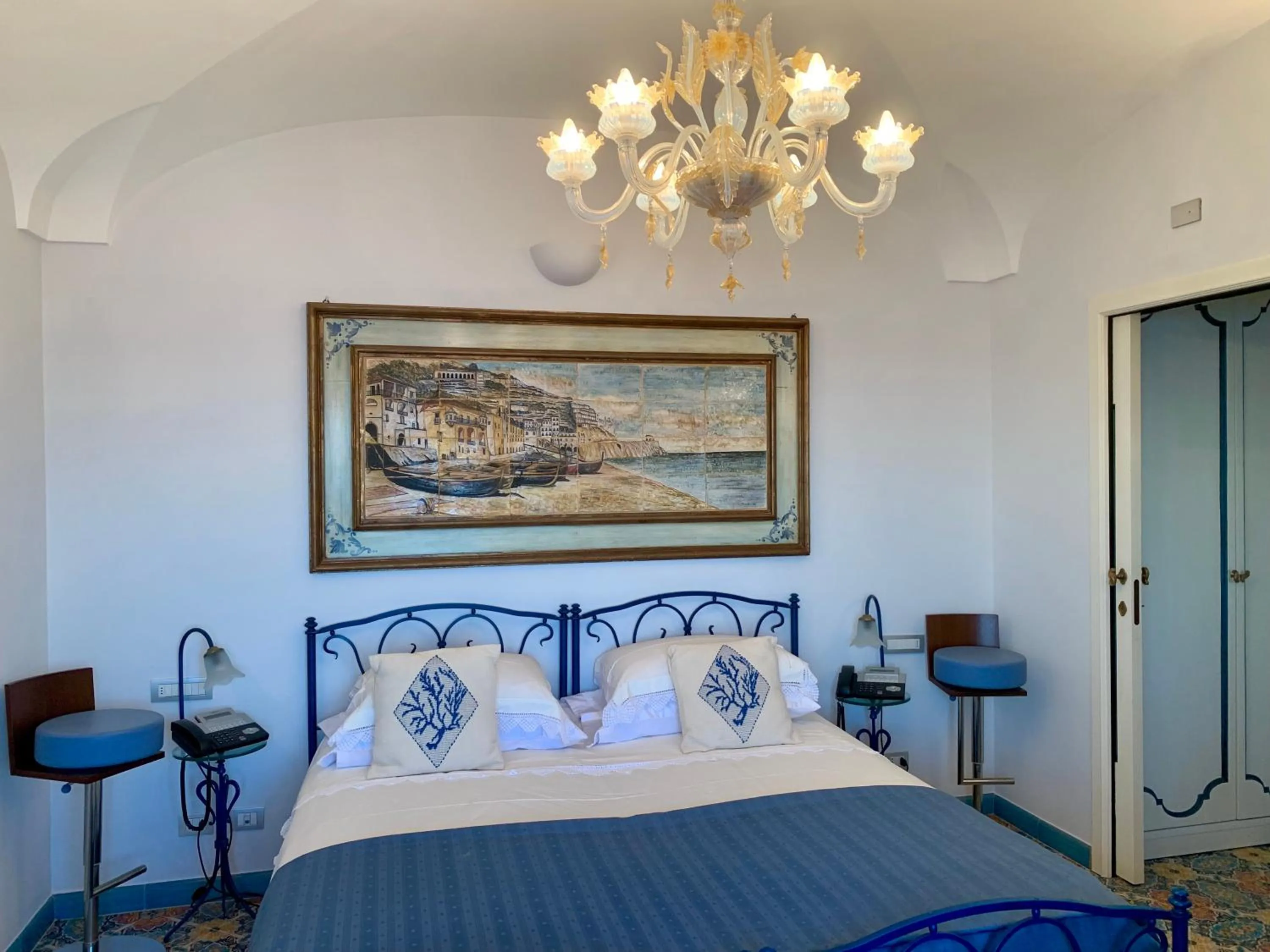 Bed in Villa Le Baste