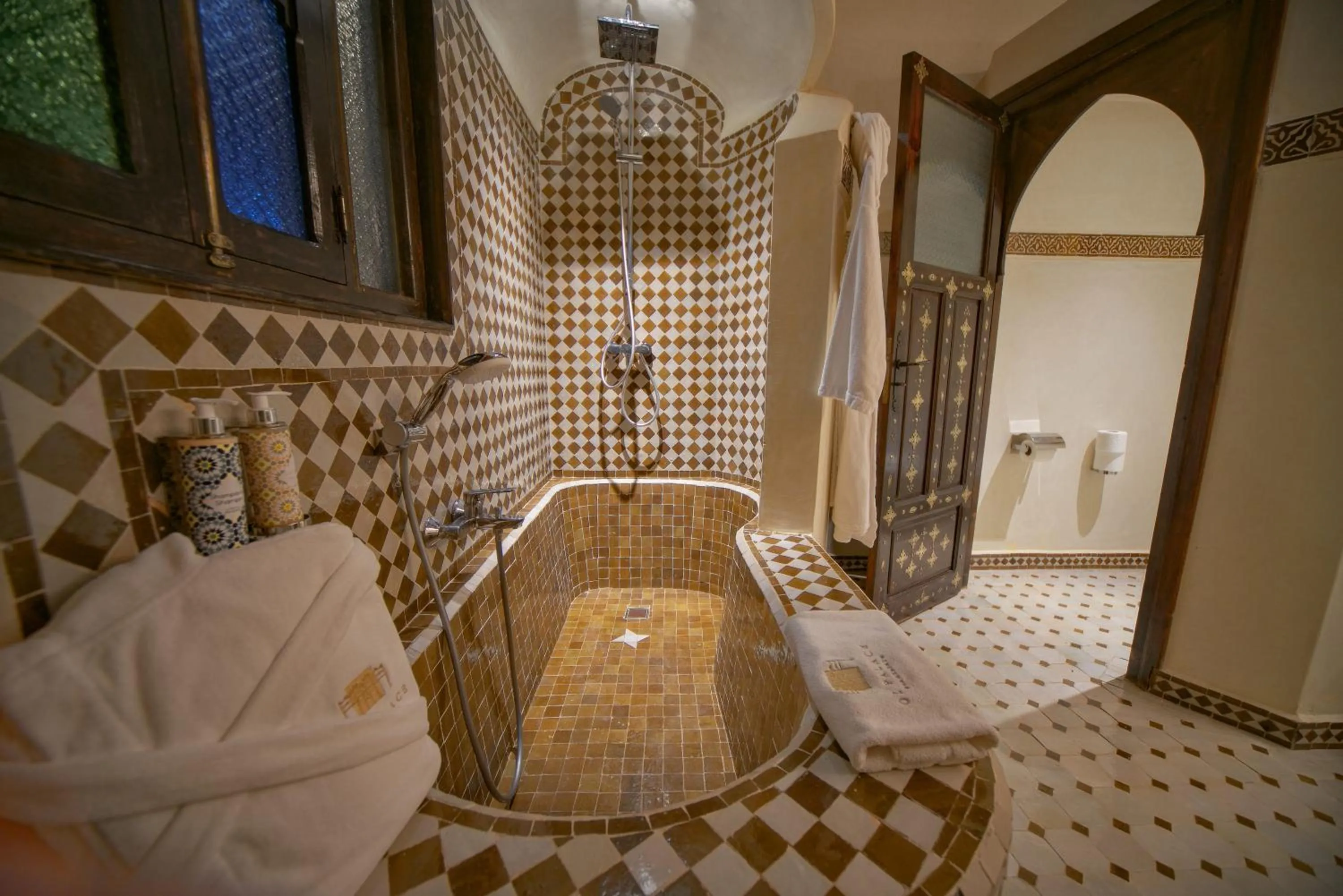 Bathroom in OZ Palace Ouarzazate & SPA
