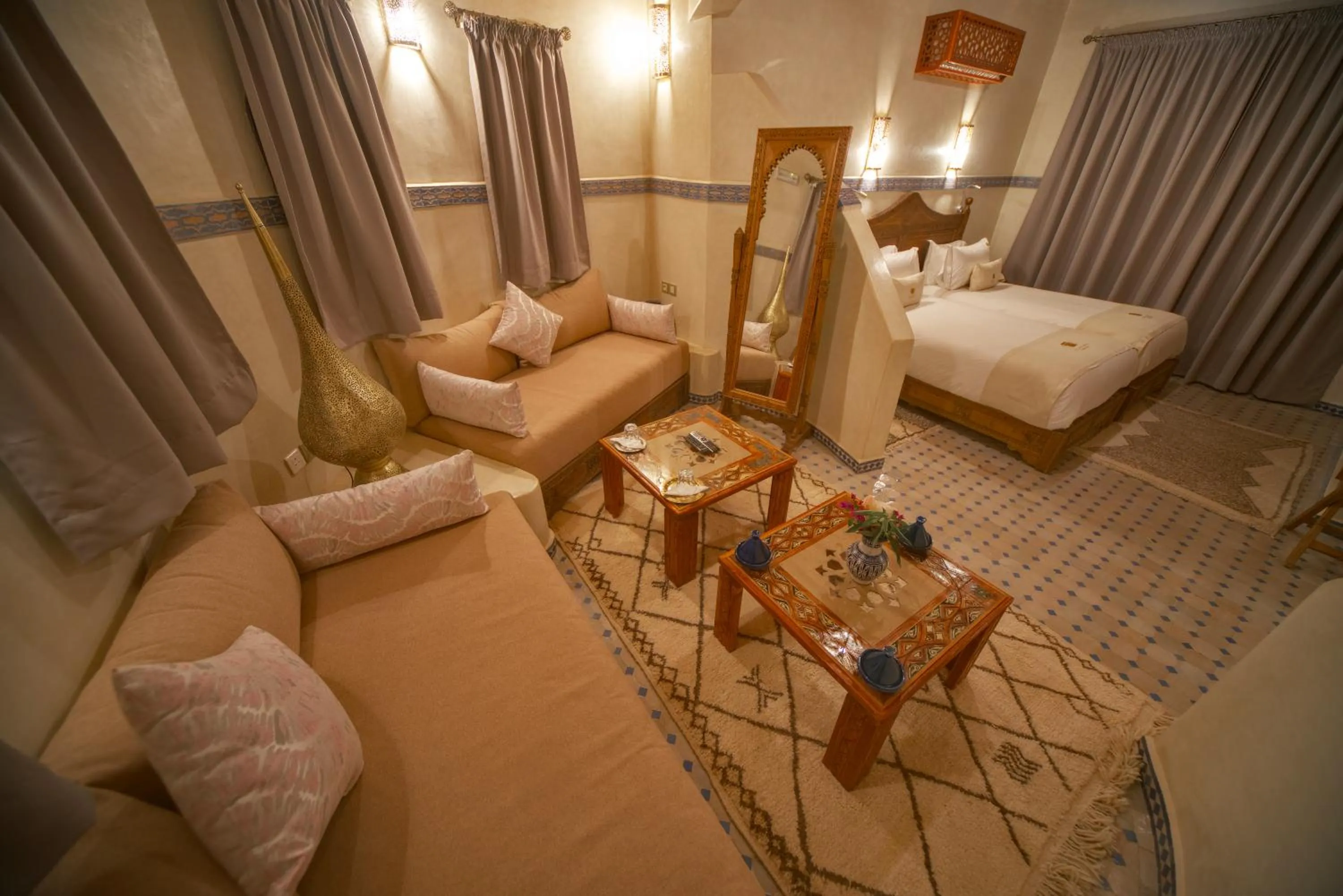 Living room, Bed in OZ Palace Ouarzazate & SPA