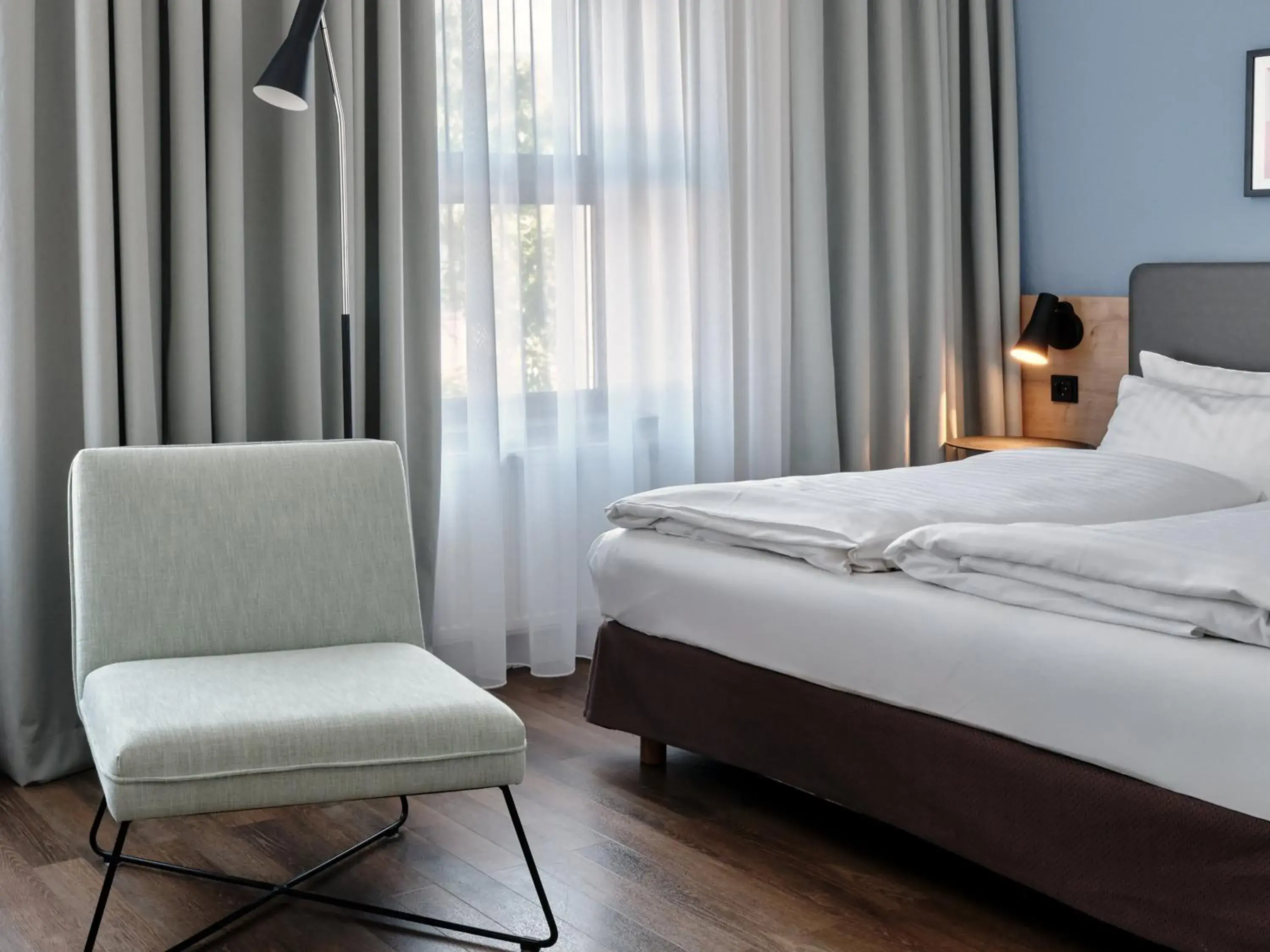 Photo of the whole room in Hotel Continental Frankfurt Photo of the whole room in Hotel Continental Frankfurt