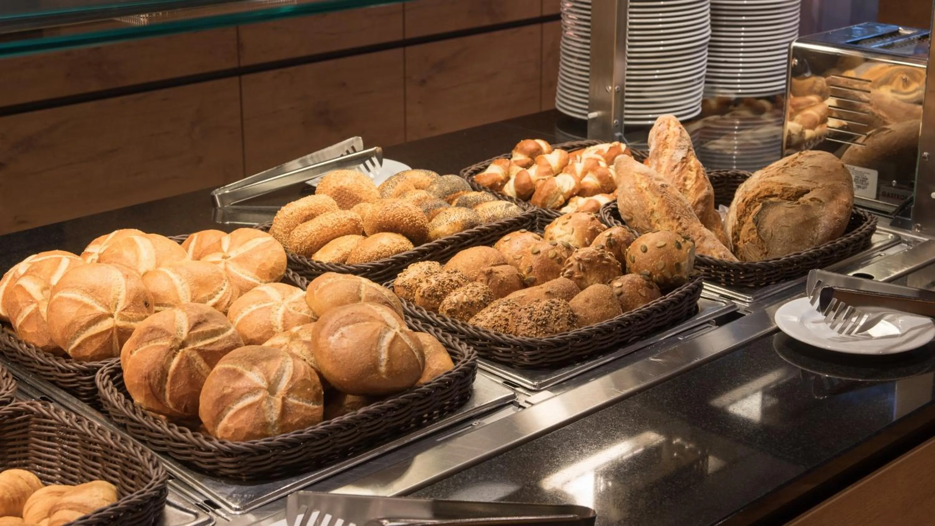 Restaurant/places to eat in Holiday Inn Munich Unterhaching by IHG