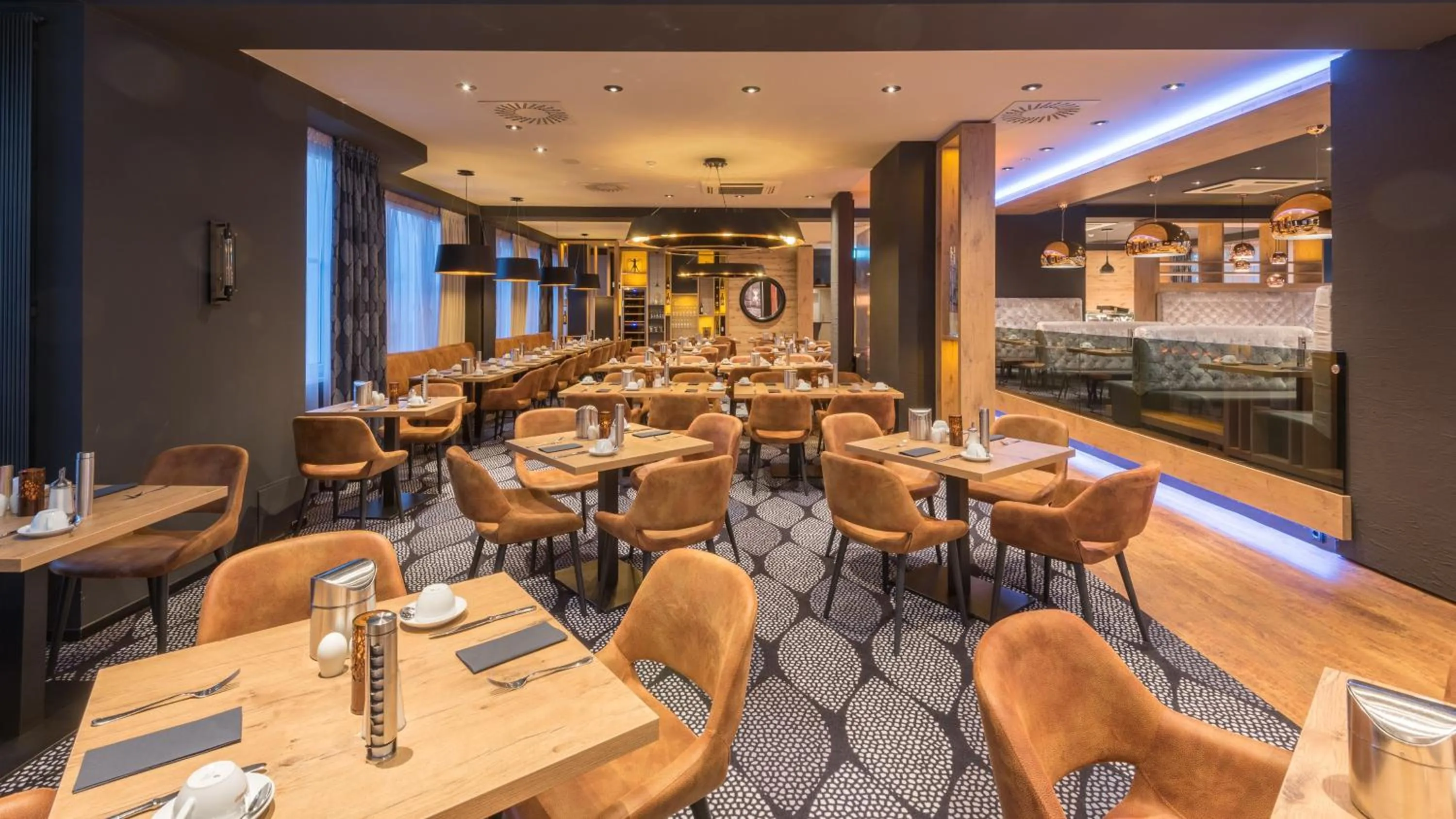 Restaurant/places to eat in Holiday Inn Munich Unterhaching by IHG