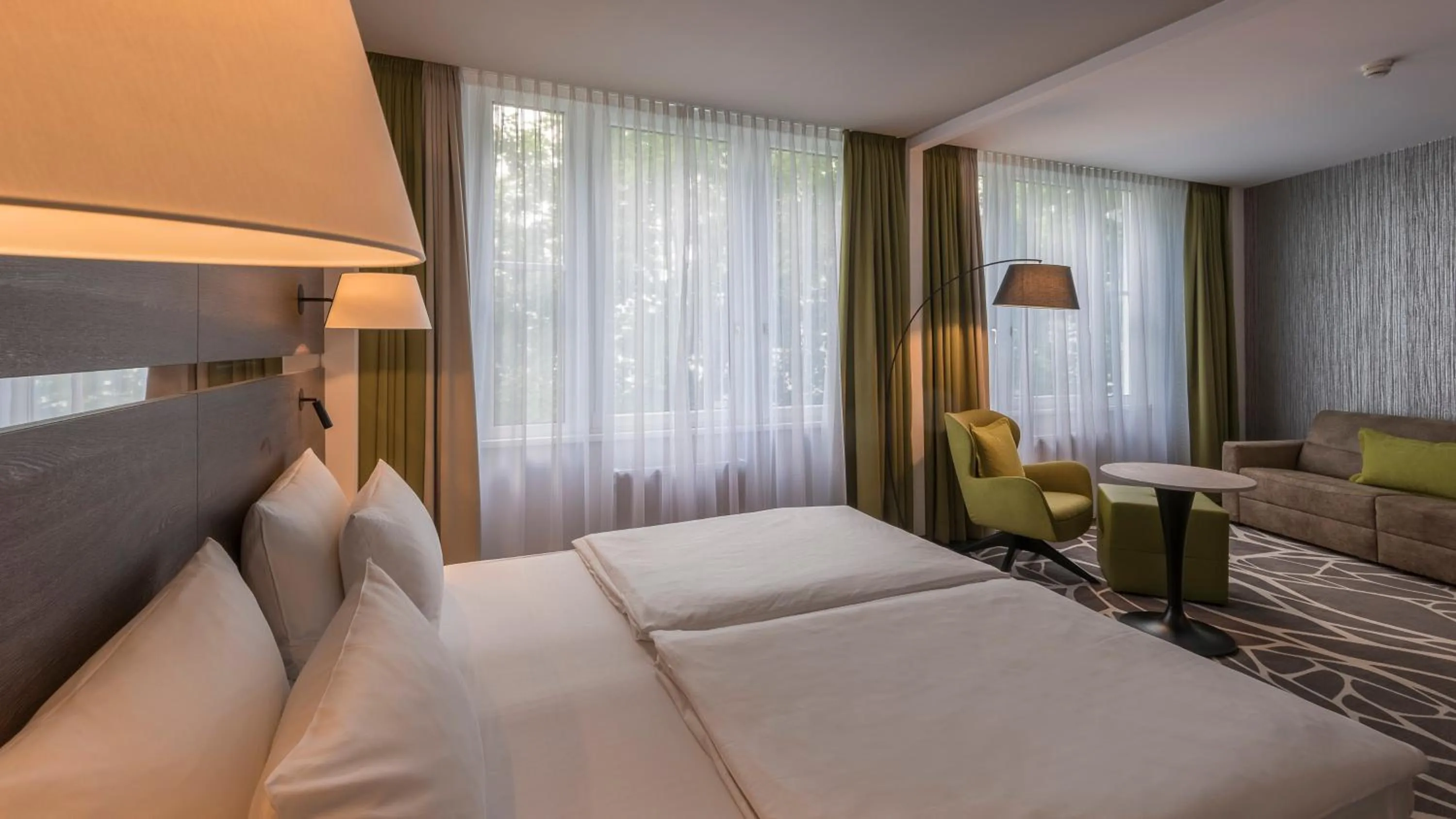 Photo of the whole room, Bed in Holiday Inn Munich Unterhaching by IHG