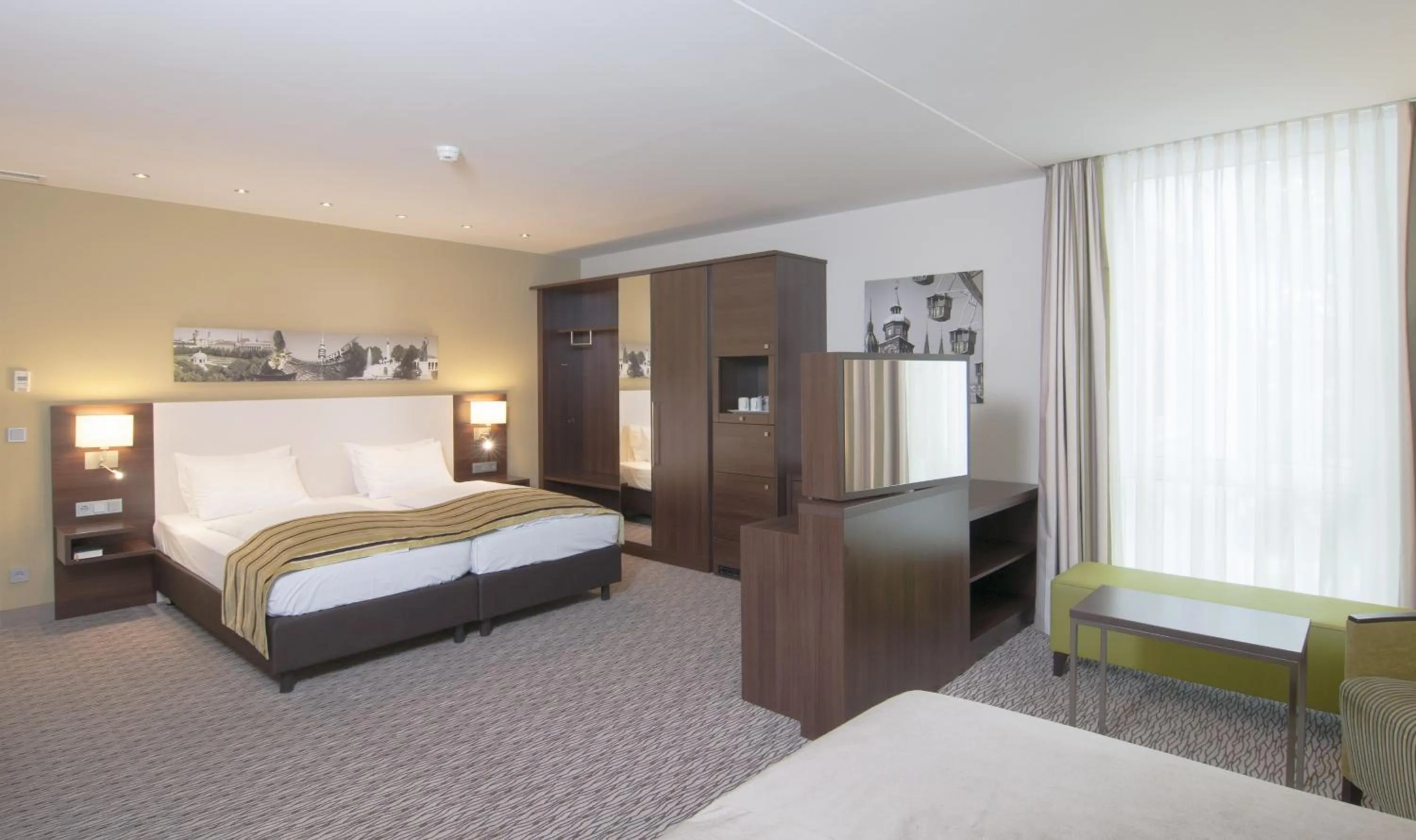 Photo of the whole room, Bed in Holiday Inn Munich Unterhaching by IHG