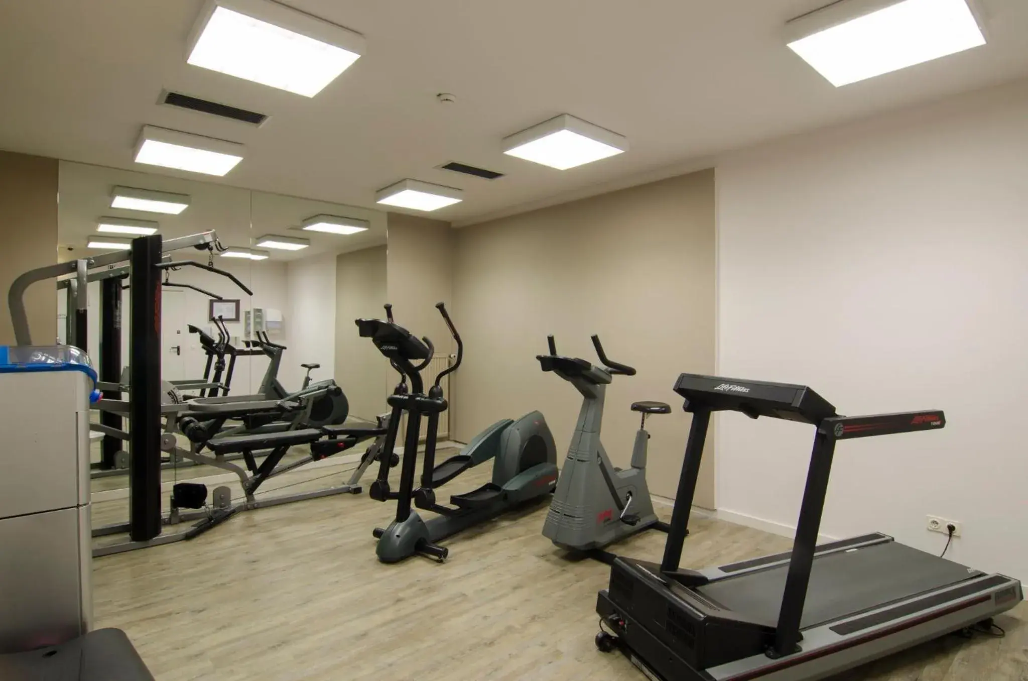 Fitness centre/facilities in Holiday Inn Munich Unterhaching by IHG Fitness centre/facilities in Holiday Inn Munich Unterhaching by IHG