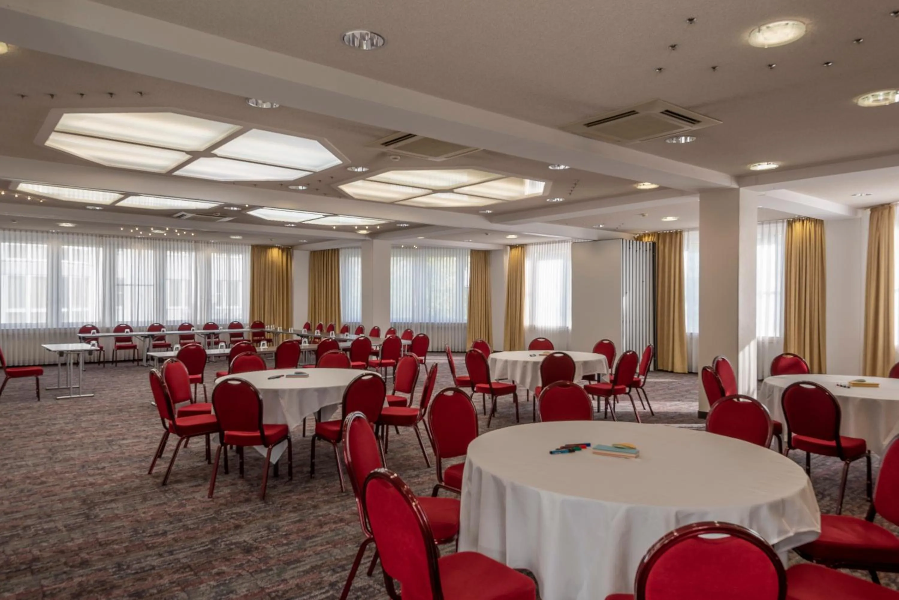Meeting/conference room in Holiday Inn Munich Unterhaching by IHG