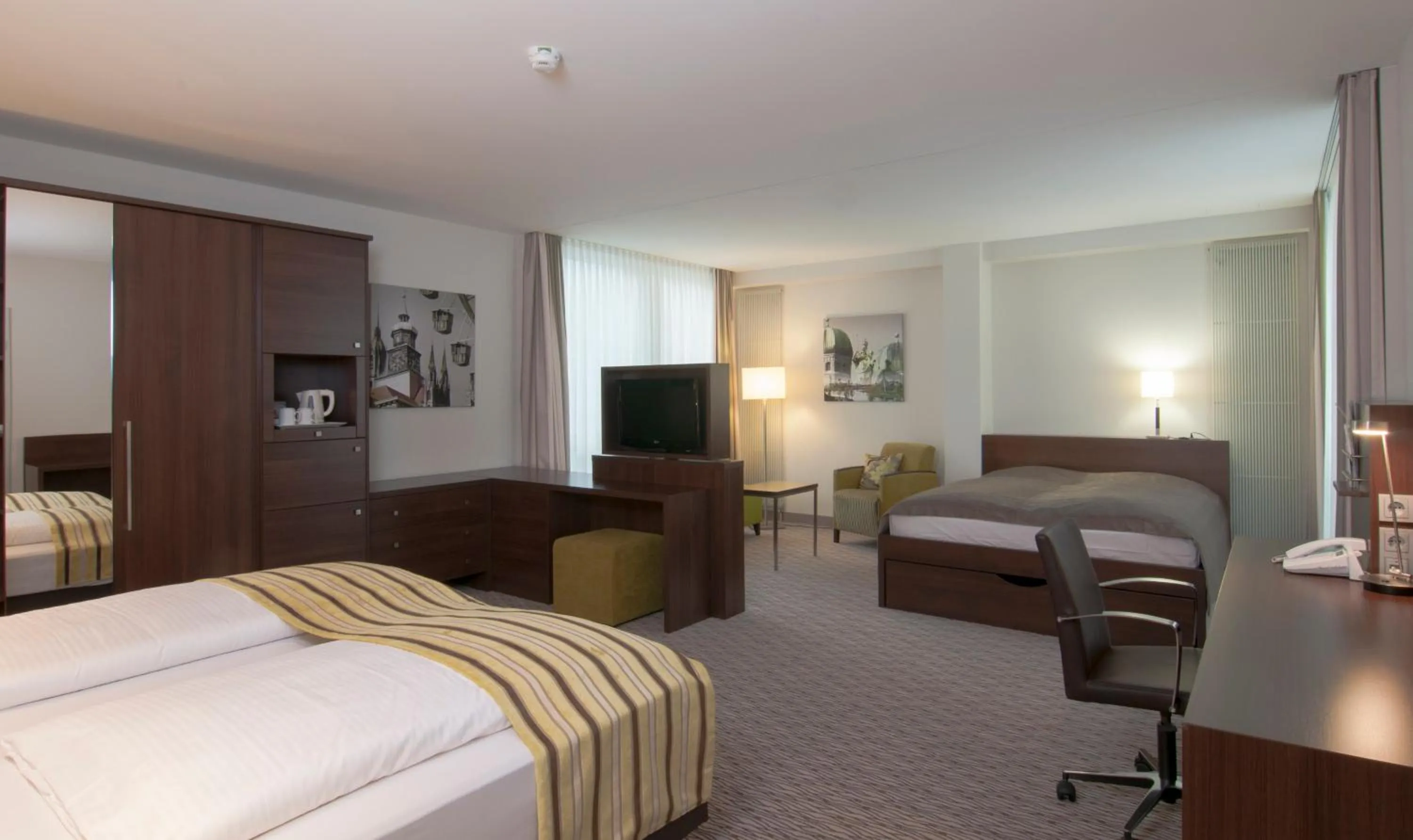 Photo of the whole room, Bed in Holiday Inn Munich Unterhaching by IHG