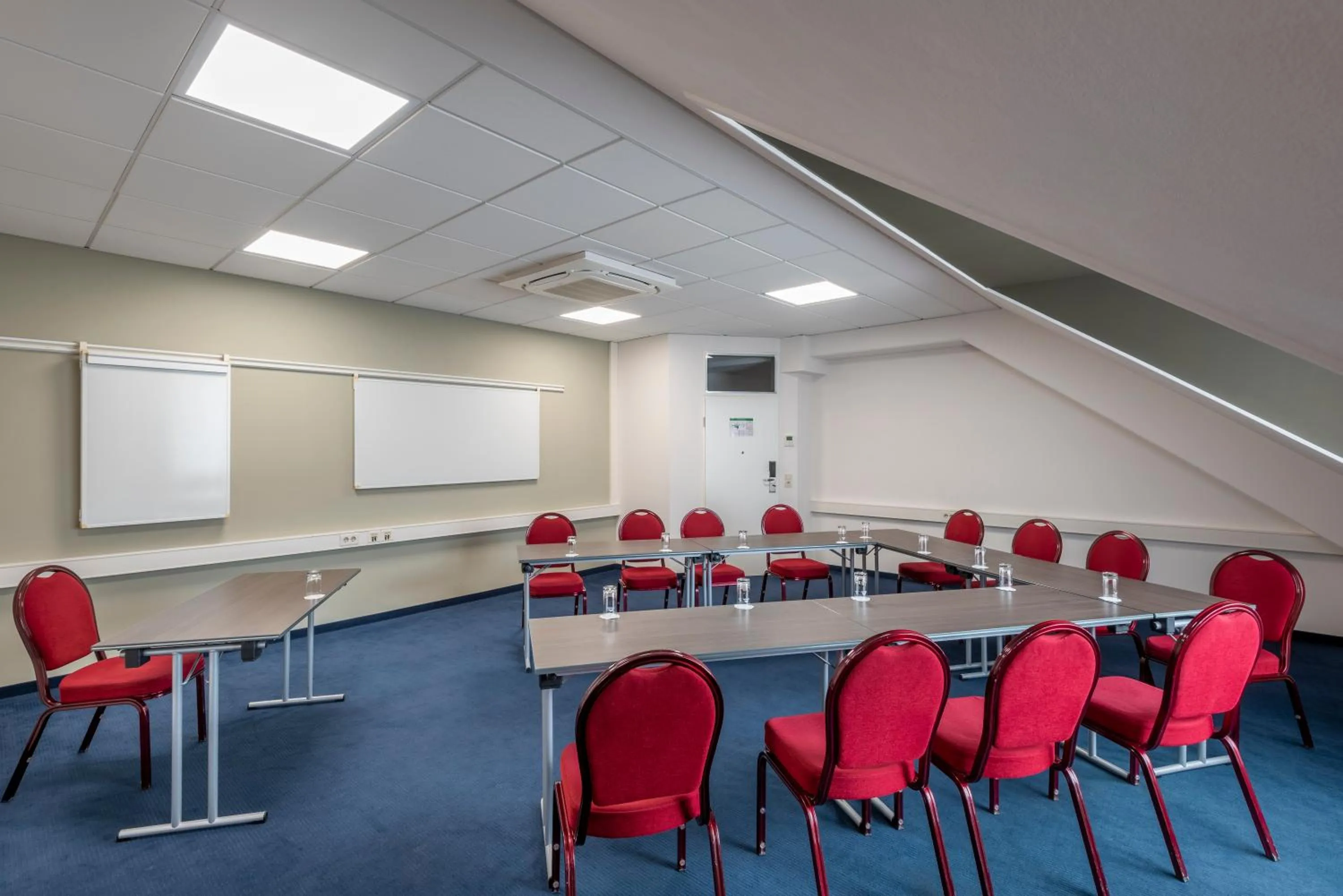 Meeting/conference room in Holiday Inn Munich Unterhaching by IHG