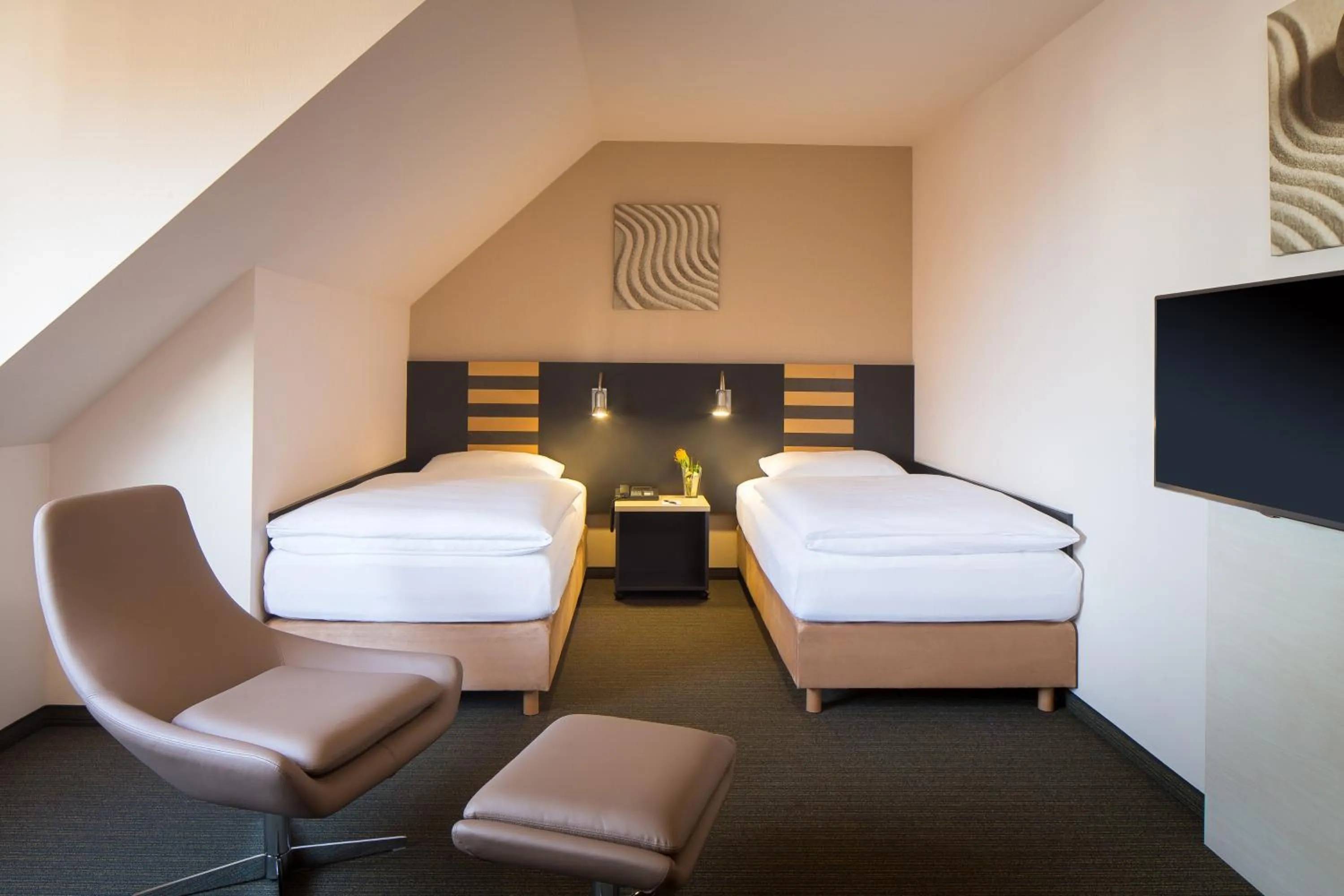 Bedroom, Bed in Lindner Hotel Frankfurt Hochst, part of JdV by Hyatt