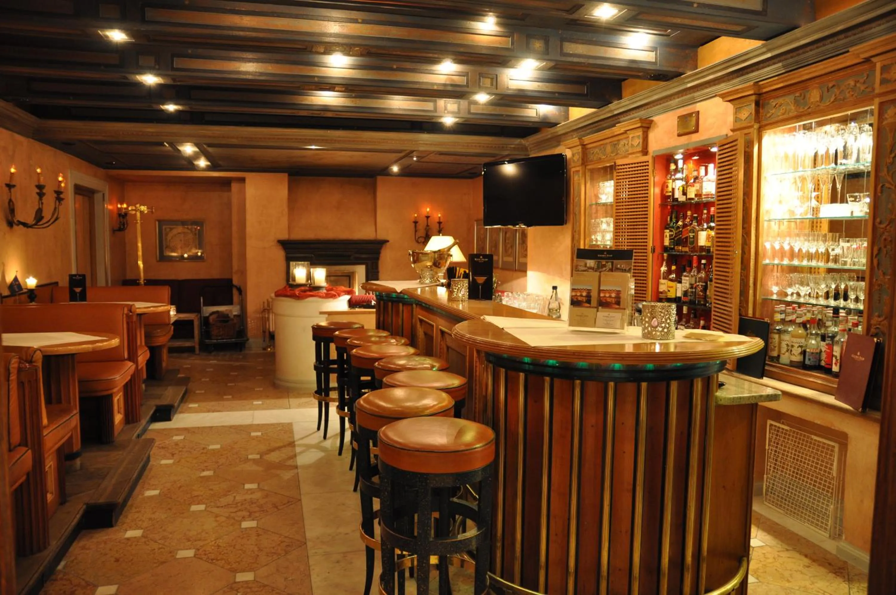 Restaurant/places to eat in Olymp Munich