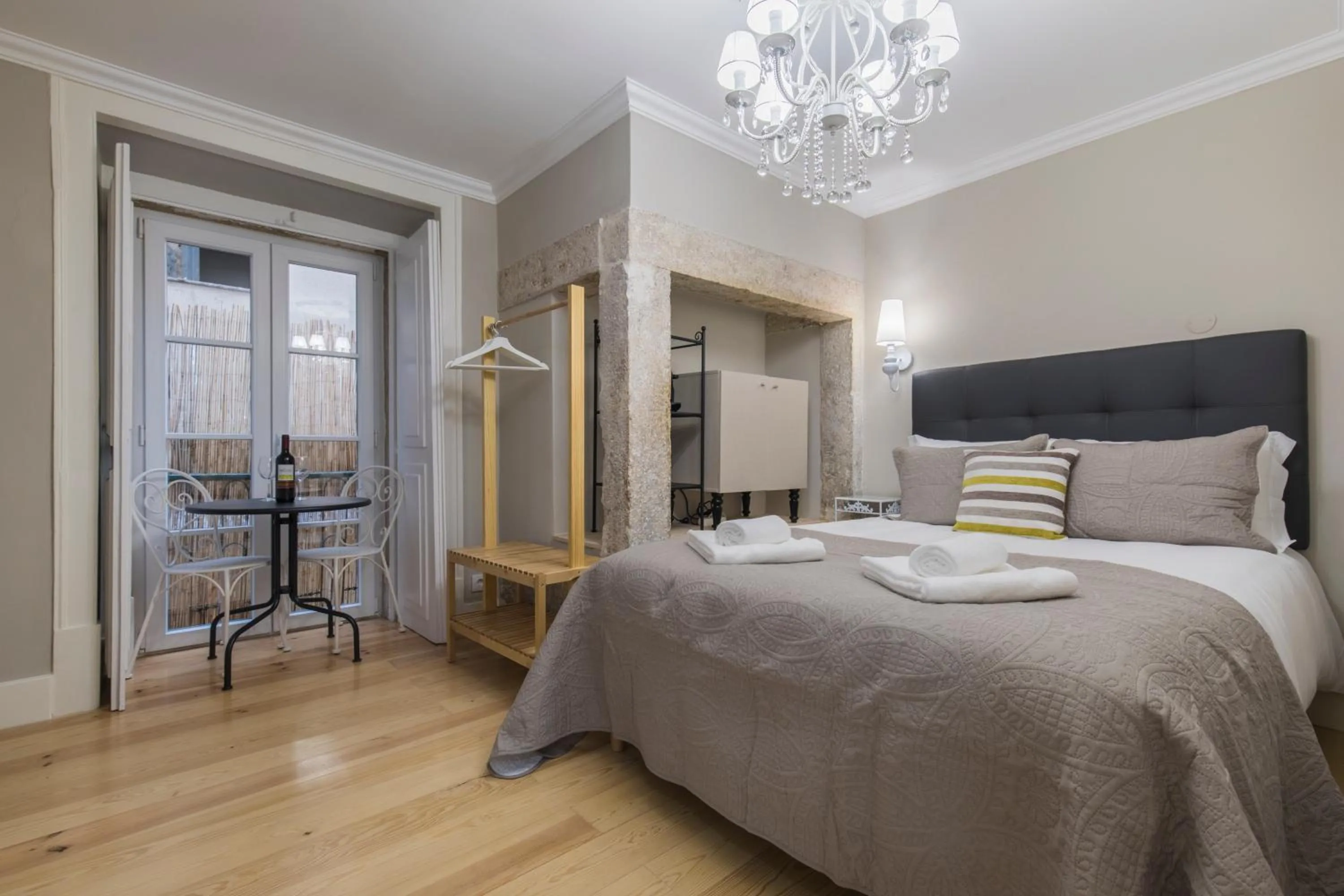 Bed in LovelyStay - Charming Douradoures I
