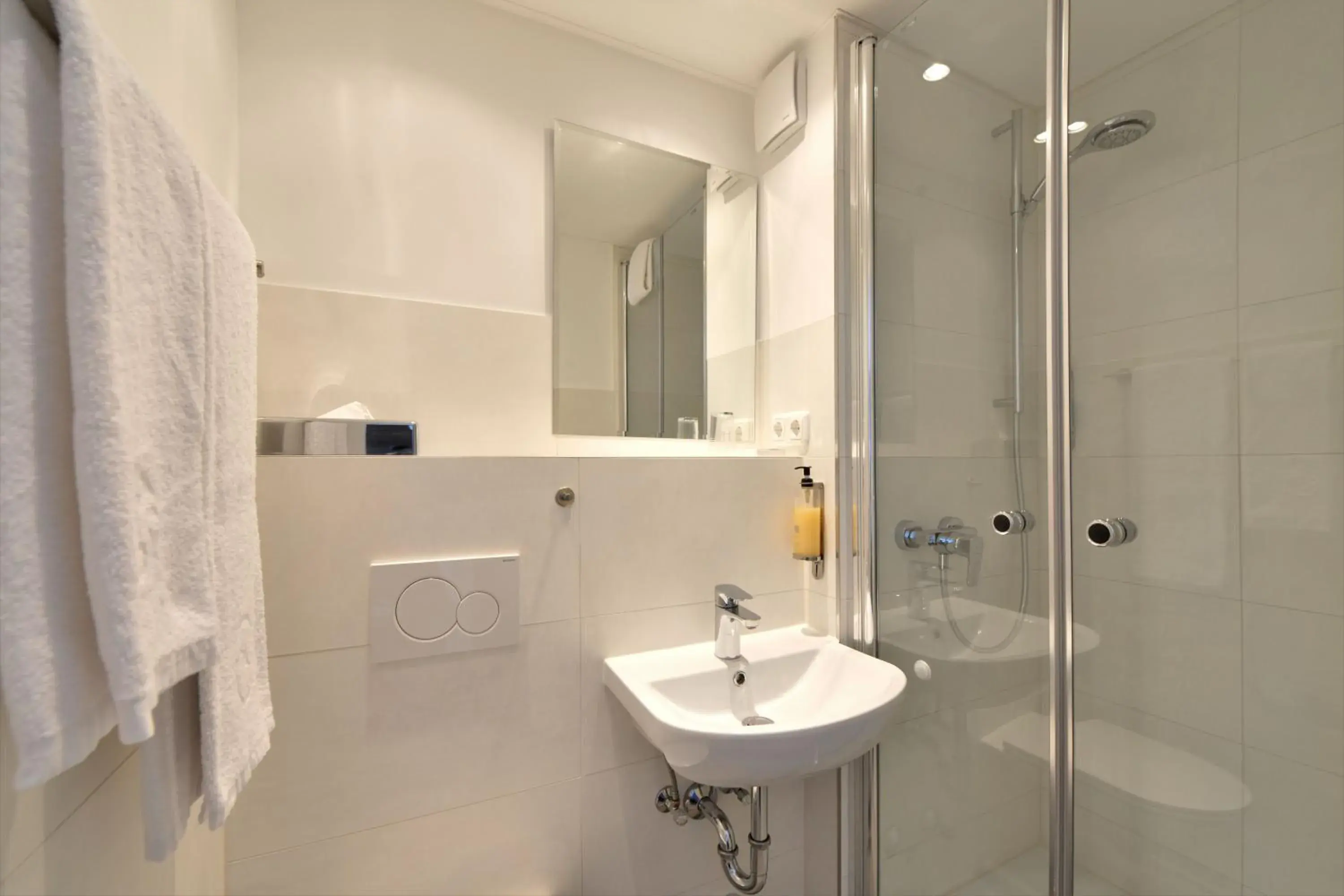 Bathroom in ARTHOTEL Haar Bathroom in ARTHOTEL Haar