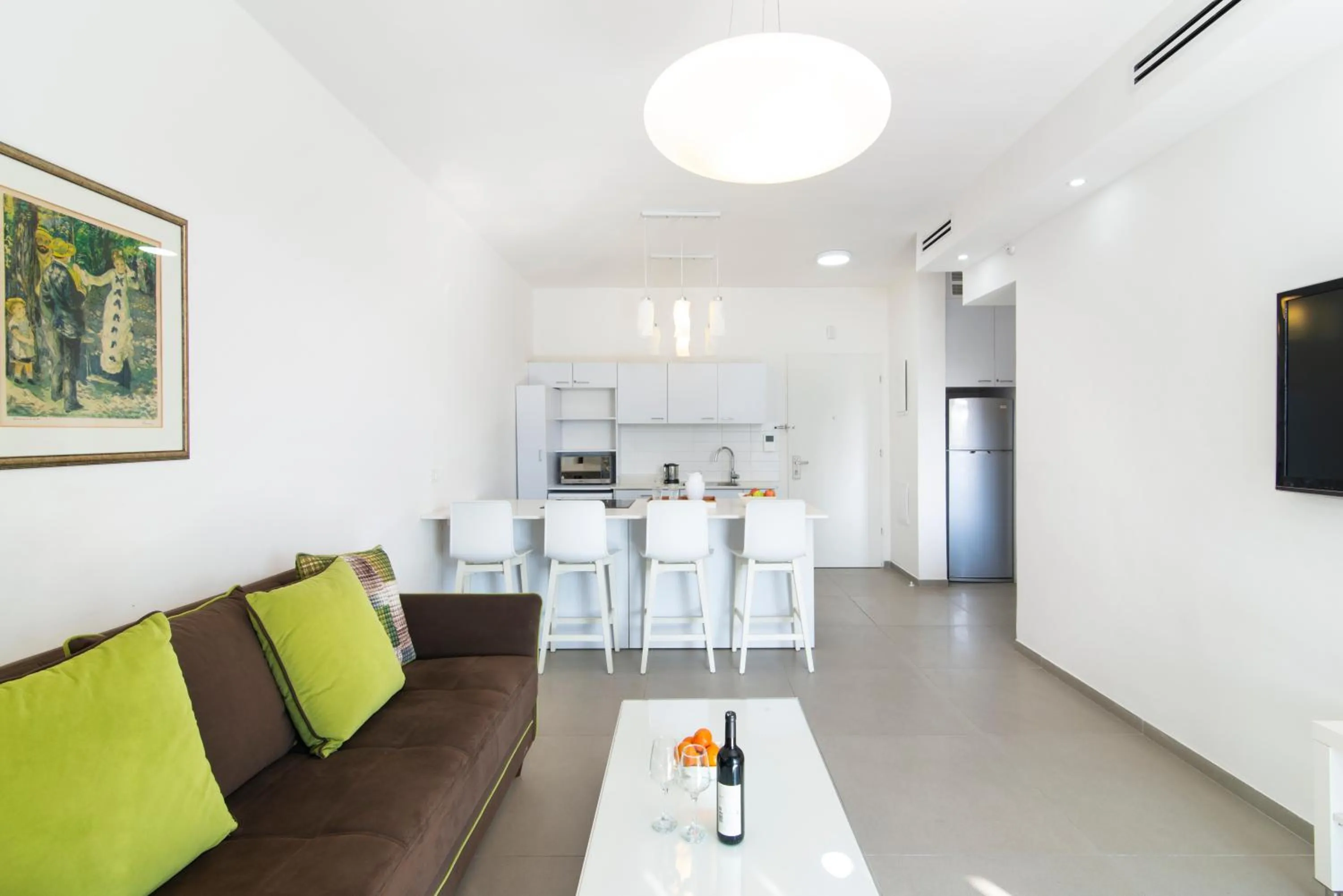 Hilton Bay Apartment with Bedroom shelter