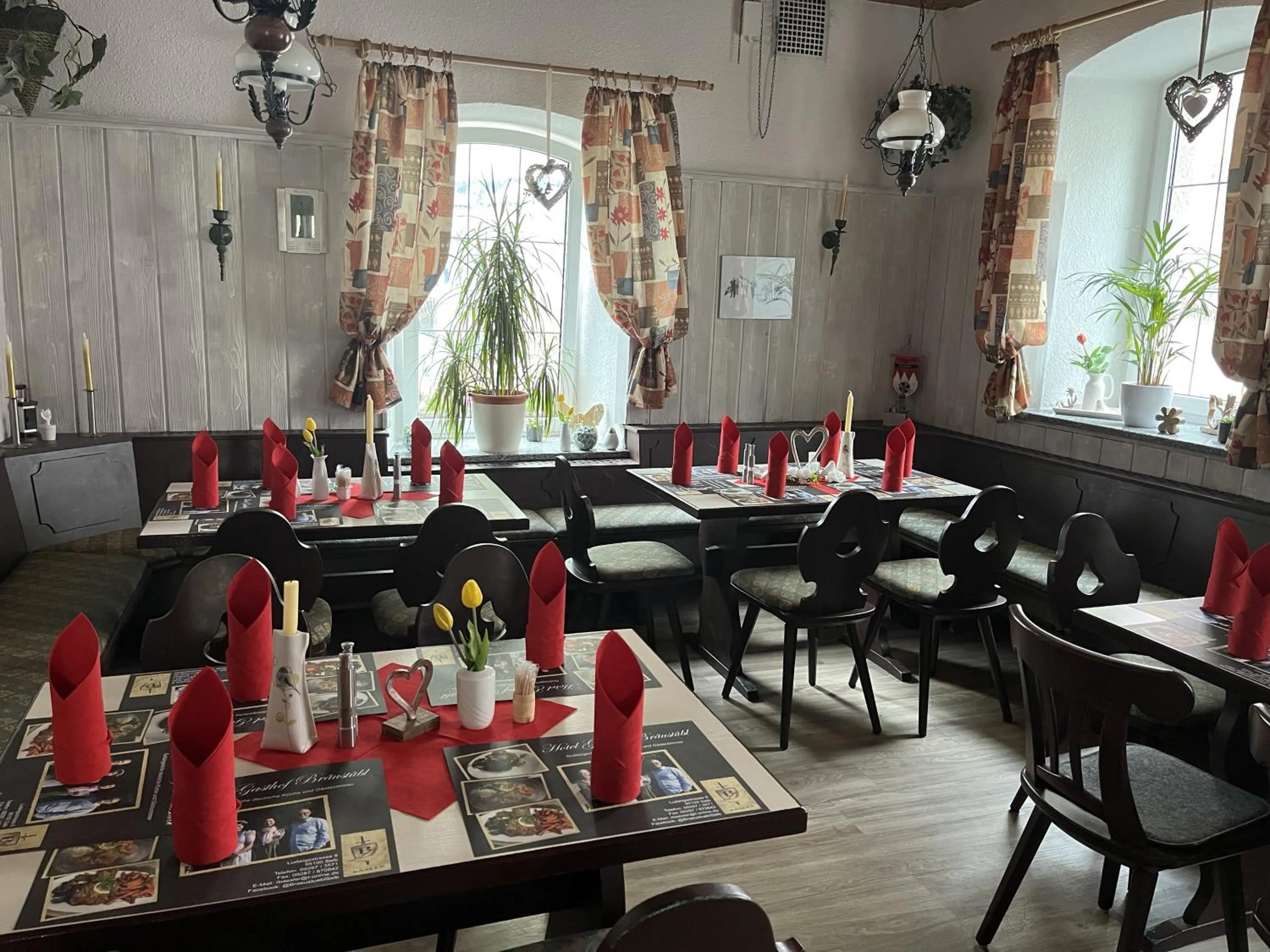 Restaurant/places to eat in Gasthof Hotel Bräustübl