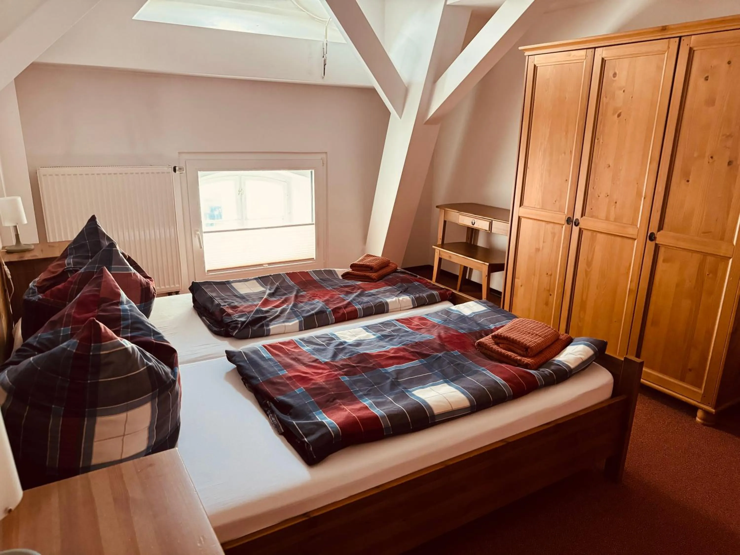 Bedroom, Bed in Gasthof Hotel Bräustübl