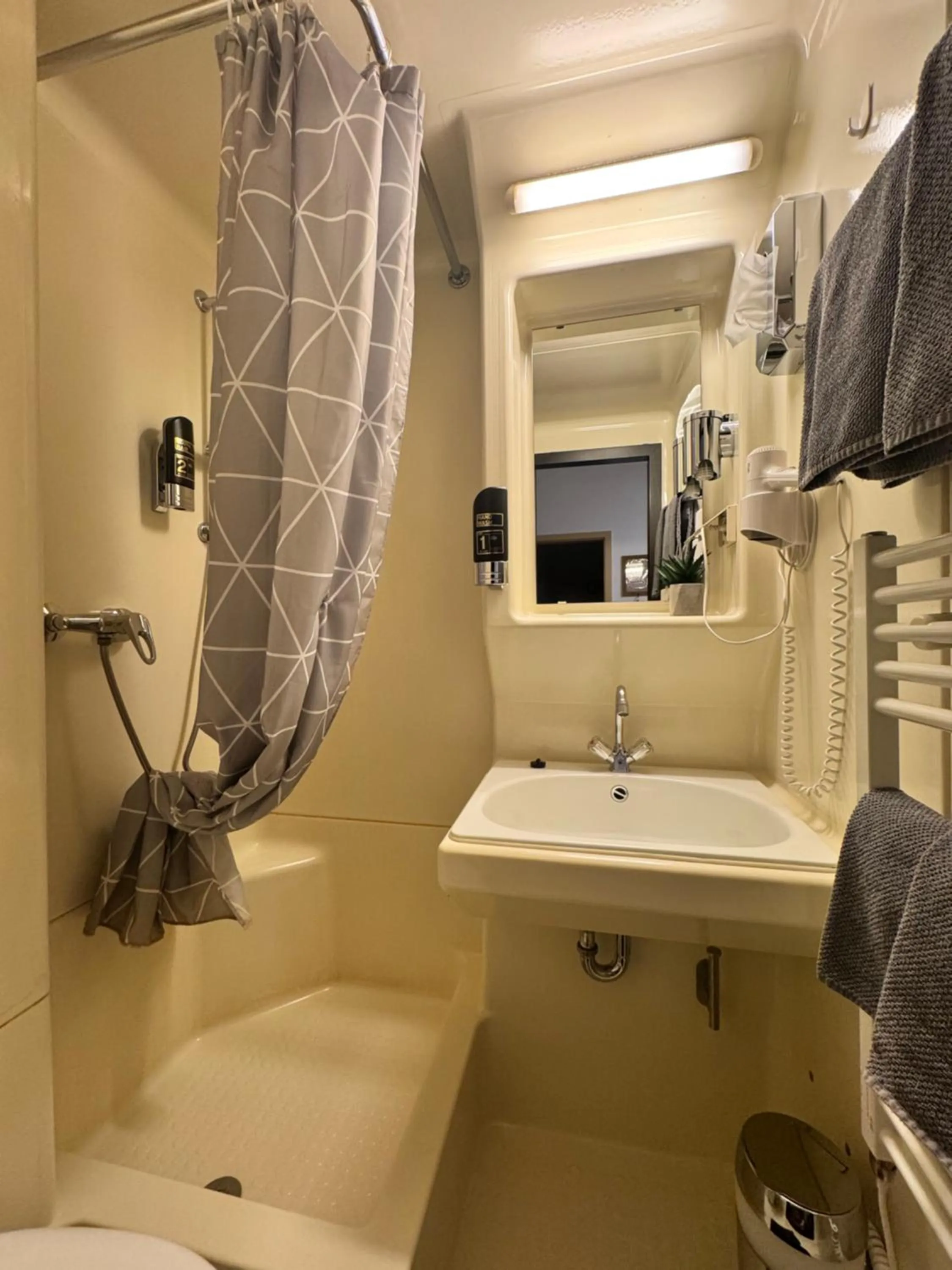 Bathroom in Gasthof Hotel Bräustübl